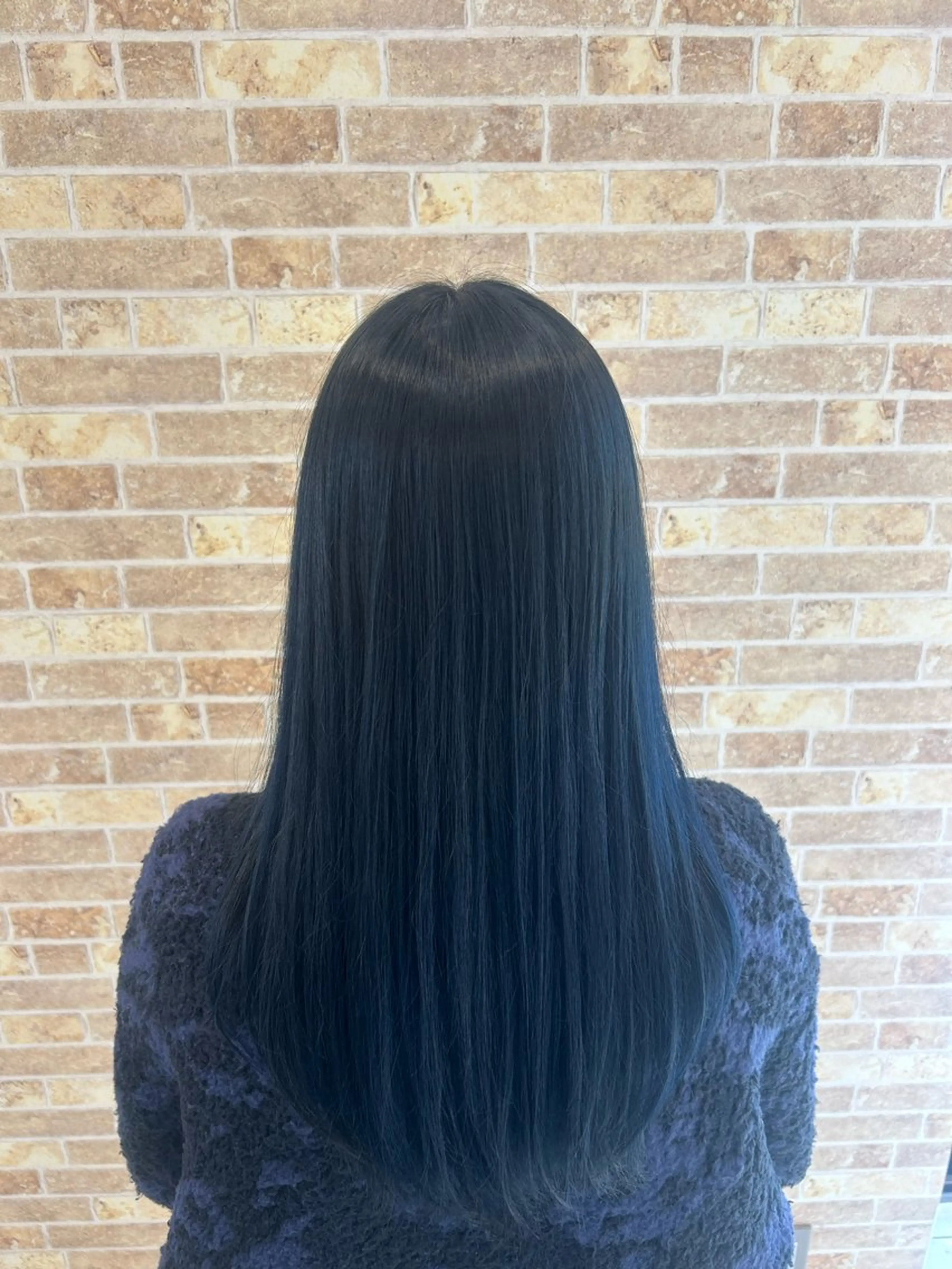 カラー 黒髪 ブルーカラー ブルーブラック 福田 実佑のヘアスタイル