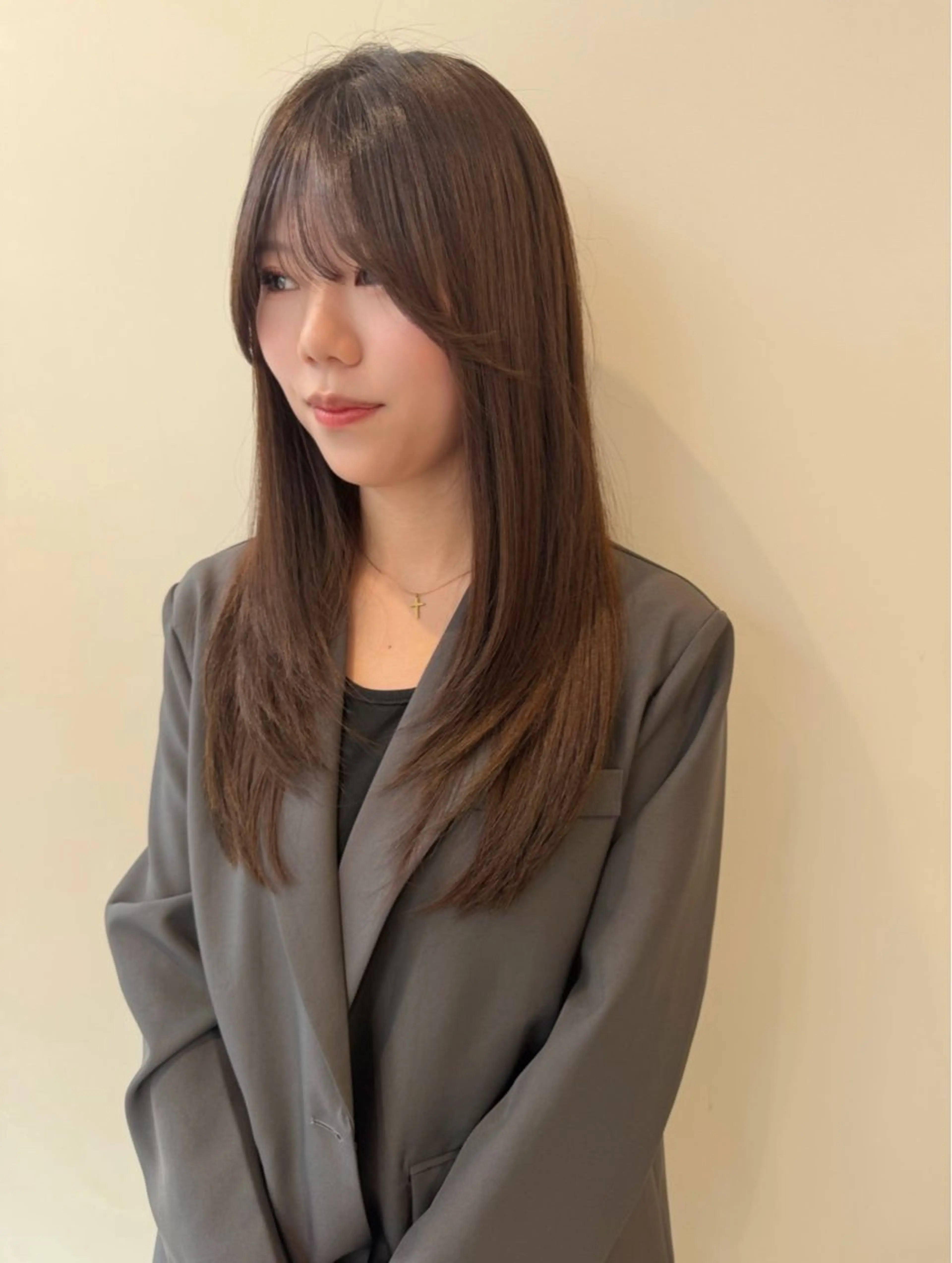 ロング レイヤーカット ローレイヤー カット 小顔レイヤー/ ベージュ🤍Rieのヘアスタイル