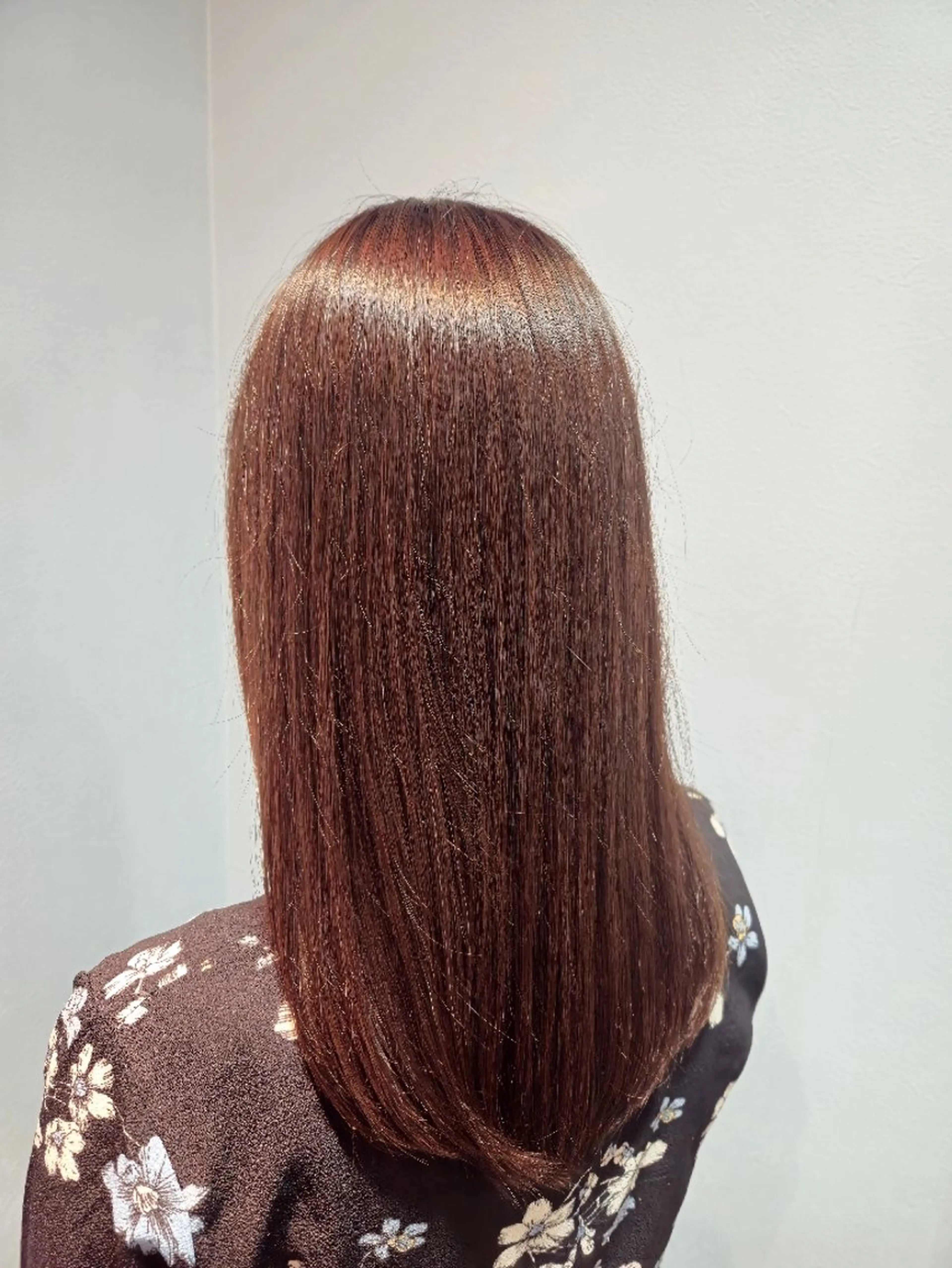 カラー セミロング 荒井 琢人のヘアスタイル