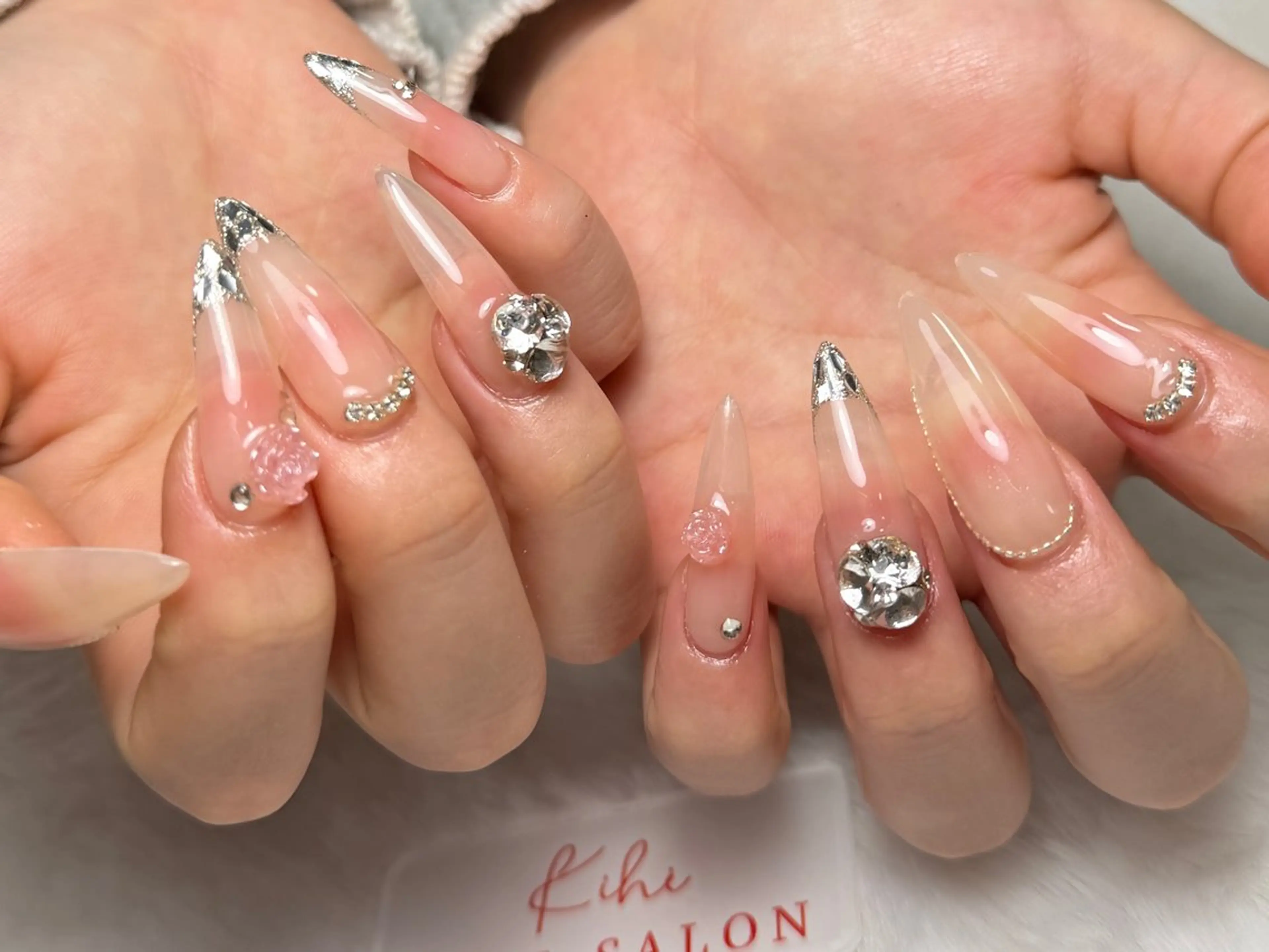 ネイル アートネイル フレンチネイル ジェルネイル グラデーション 韓国ネイル ハンドネイル 💕鈴木ユリ パラジェル/オフ無料のネイルデザイン