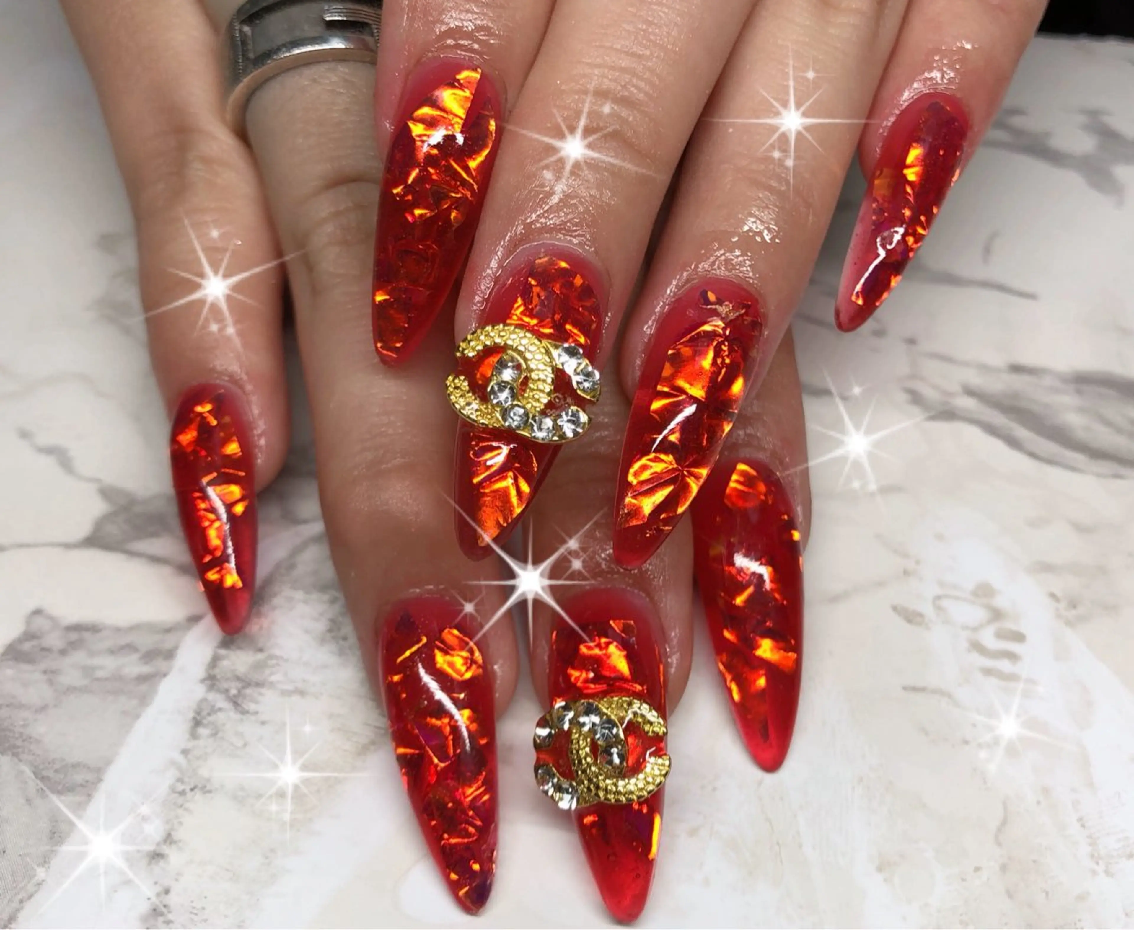 ネイル 赤色 Nailsalon SKiのネイルデザイン