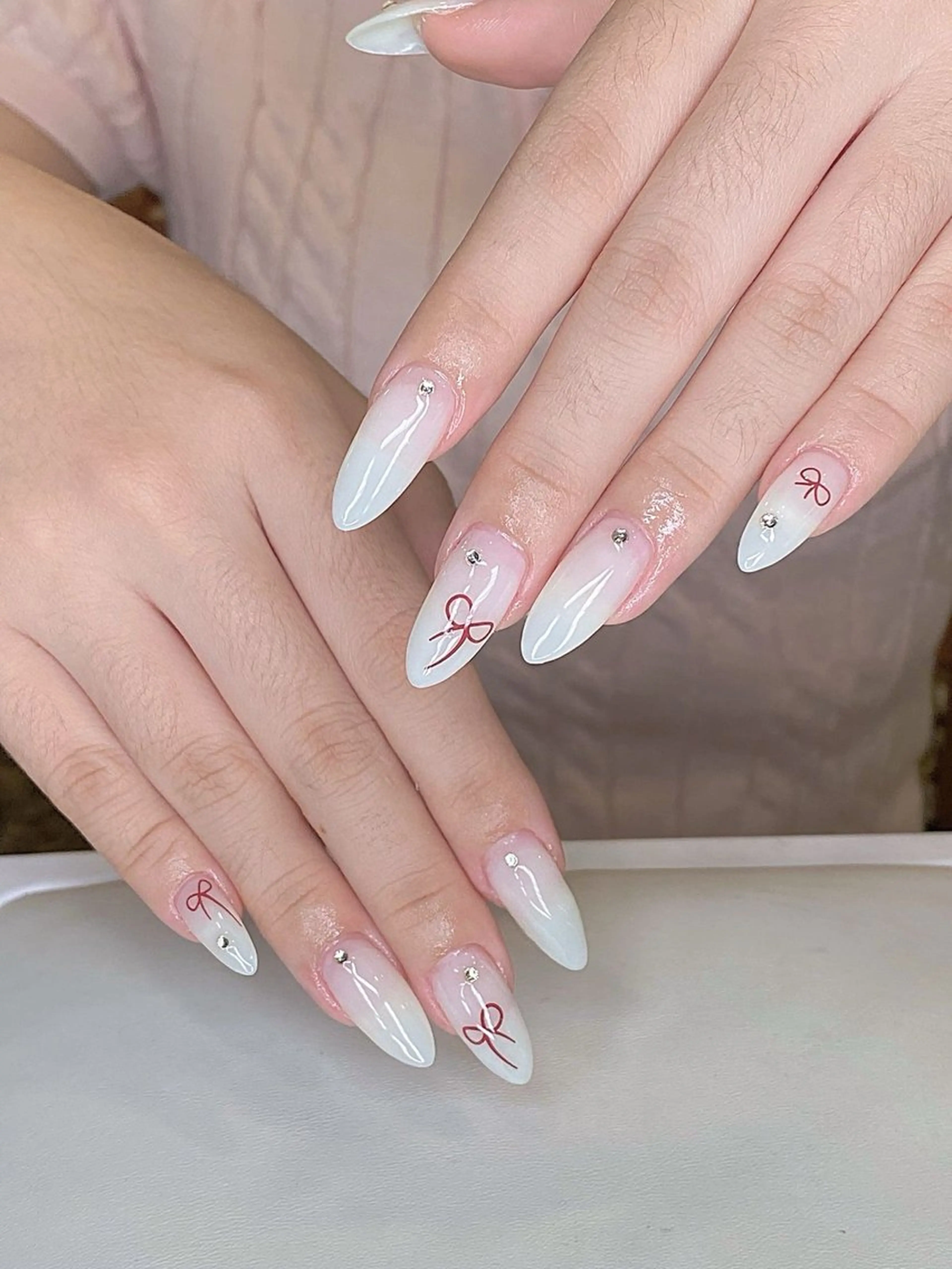 カラー グラデーションカラー ピンクカラー ハンドネイル AIN Nailのネイルデザイン