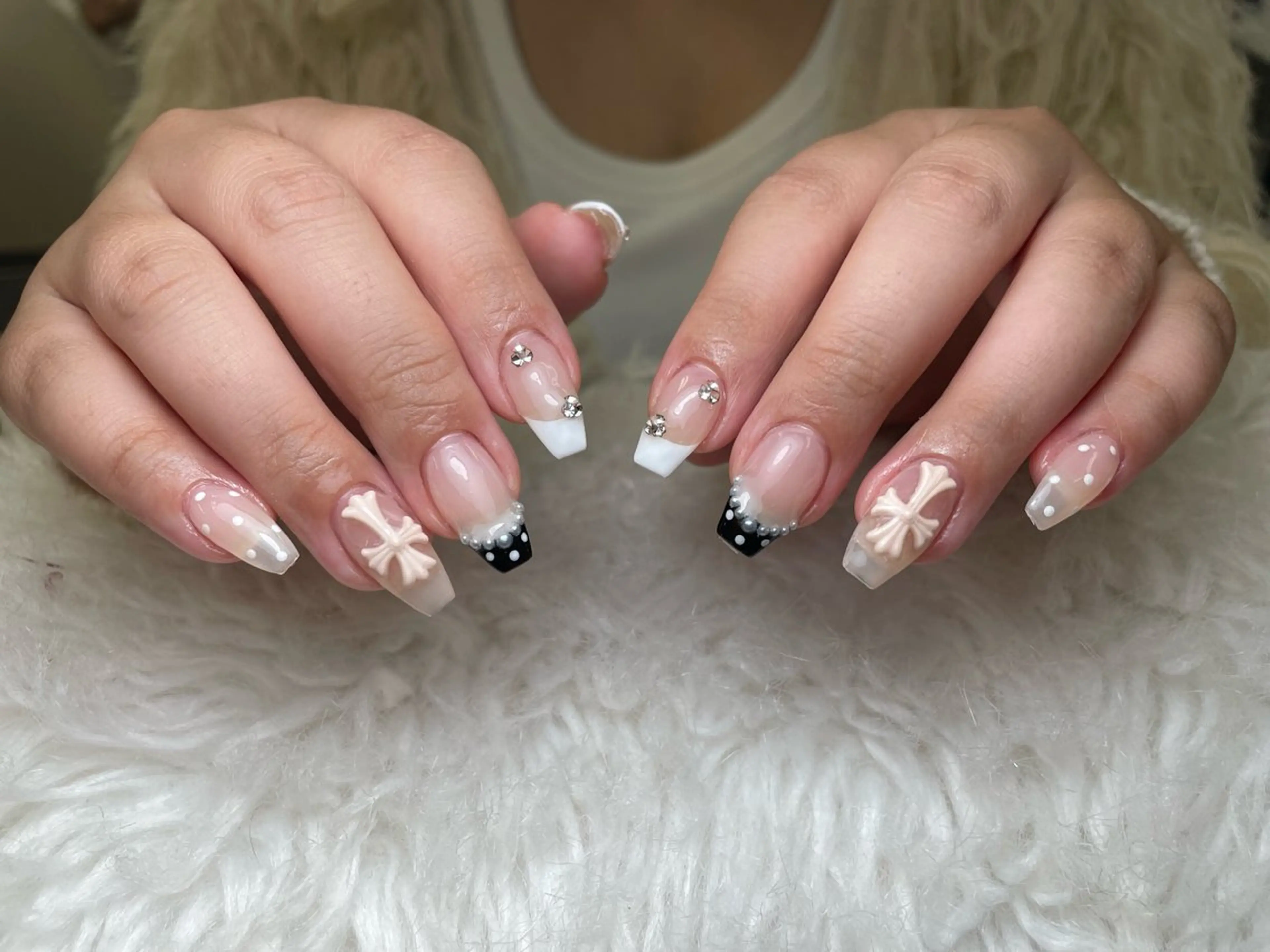 ネイル フレンチネイル ジェルネイル ガーリー 韓国ネイル ロングネイル ハンドネイル ミ チャンのネイルデザイン