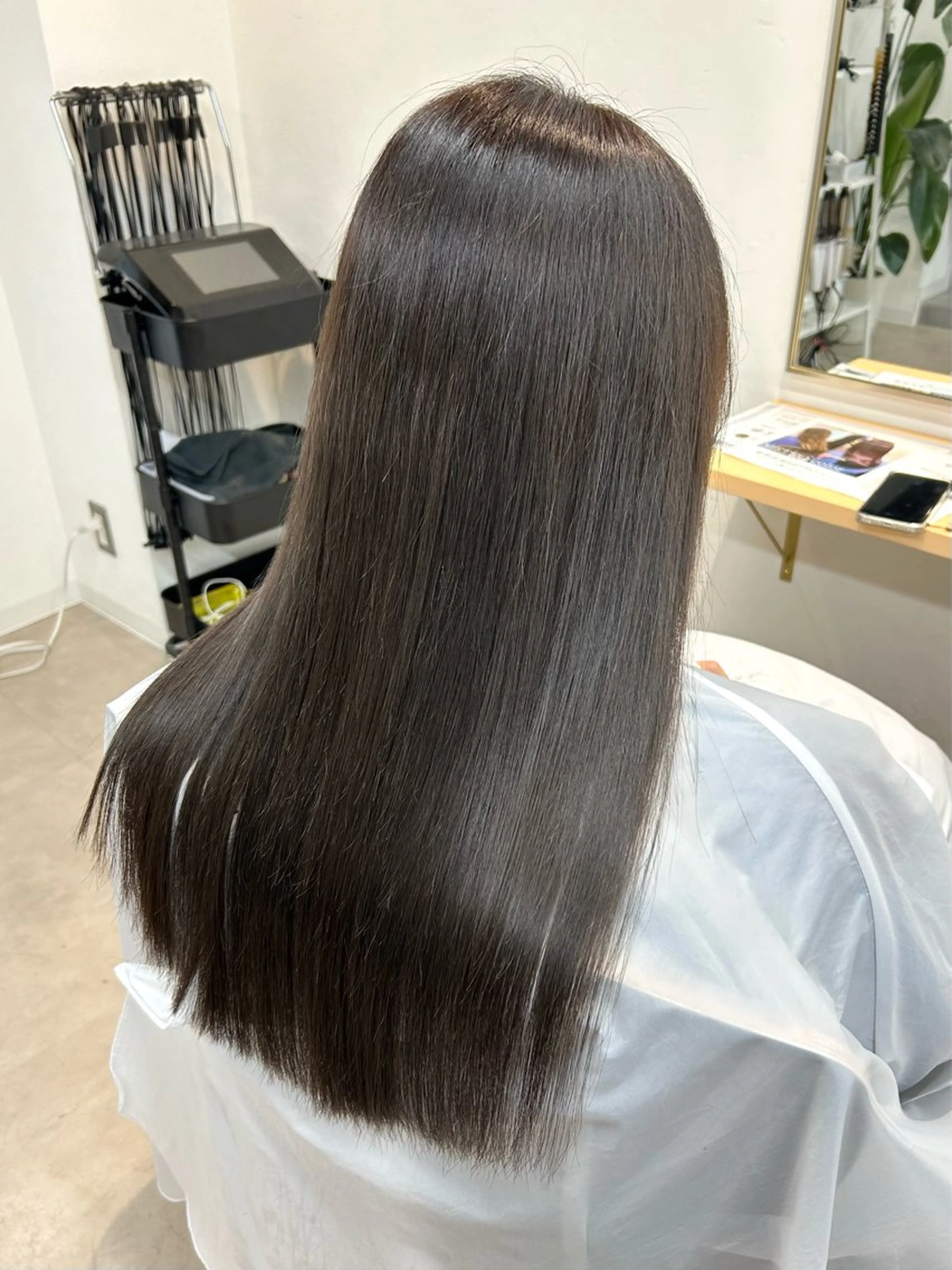 ロング カラー グレージュ カット ヘアカラー トリートメント 艶カラー/レイヤー/ ハイトーン/まなみのヘアスタイル