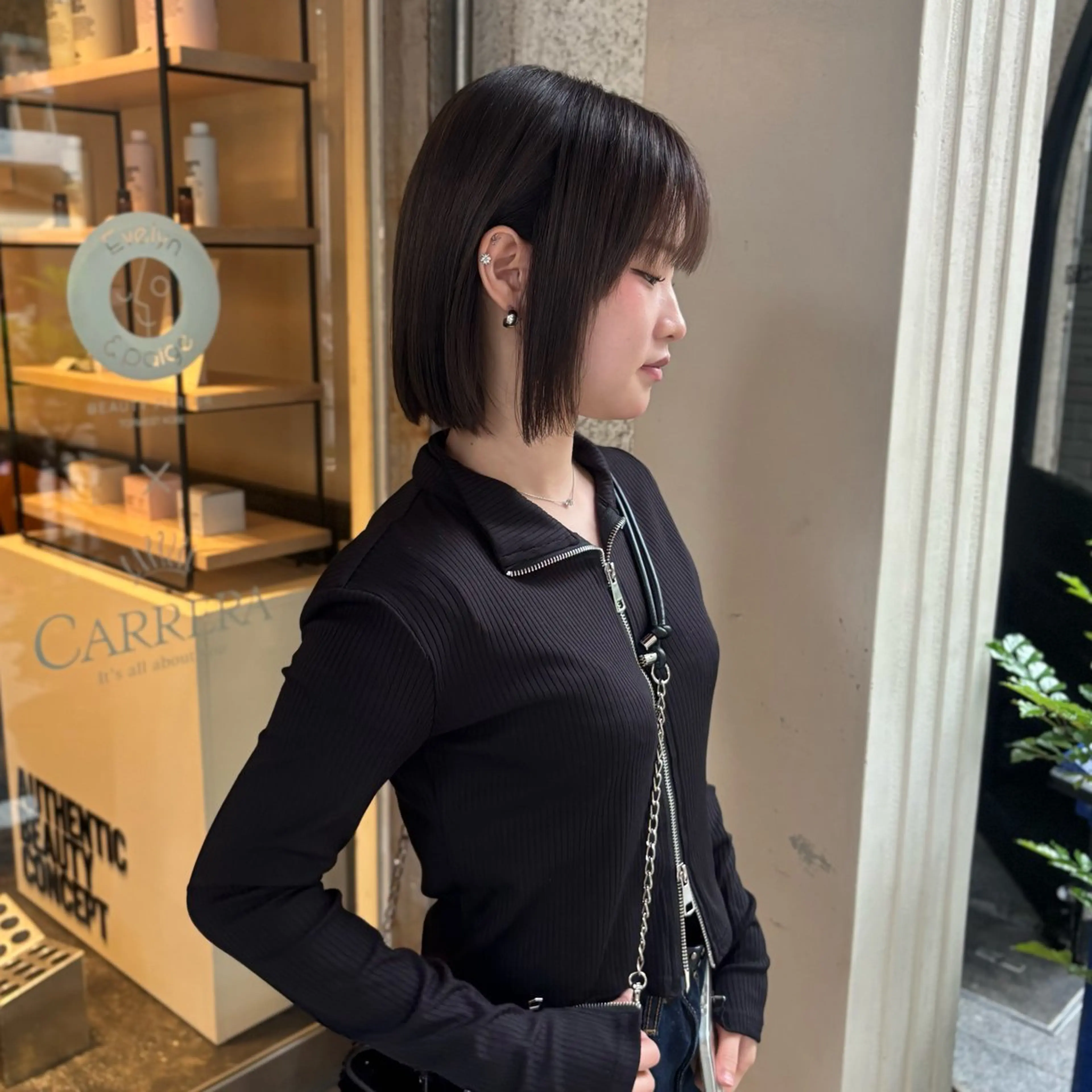 ショート ボブ 顔周りカット カット 芦刈 咲来のヘアスタイル