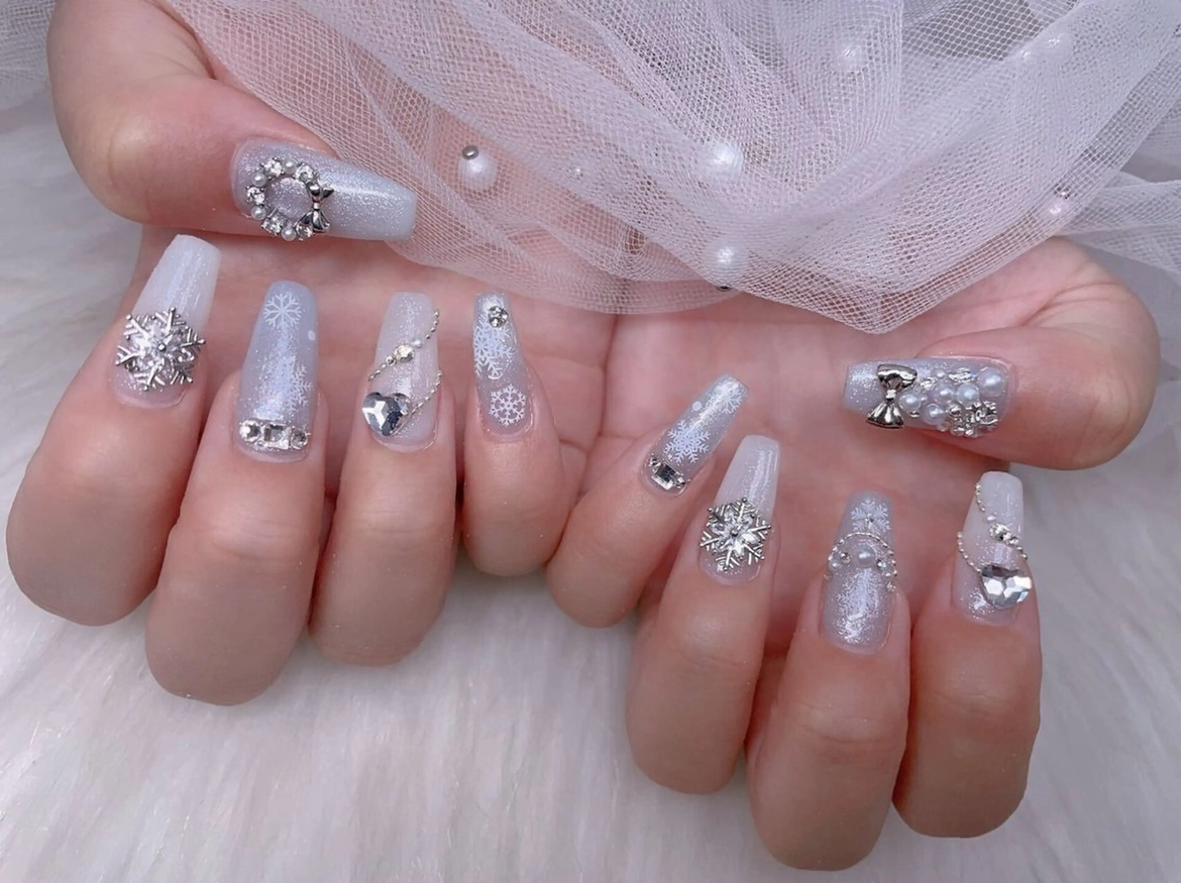 ネイル オーロラネイル フットネイル 韓国ネイル ラメ(グリッター) ラメグラデーション ハンドネイル Luna nail salon新小岩のネイルデザイン