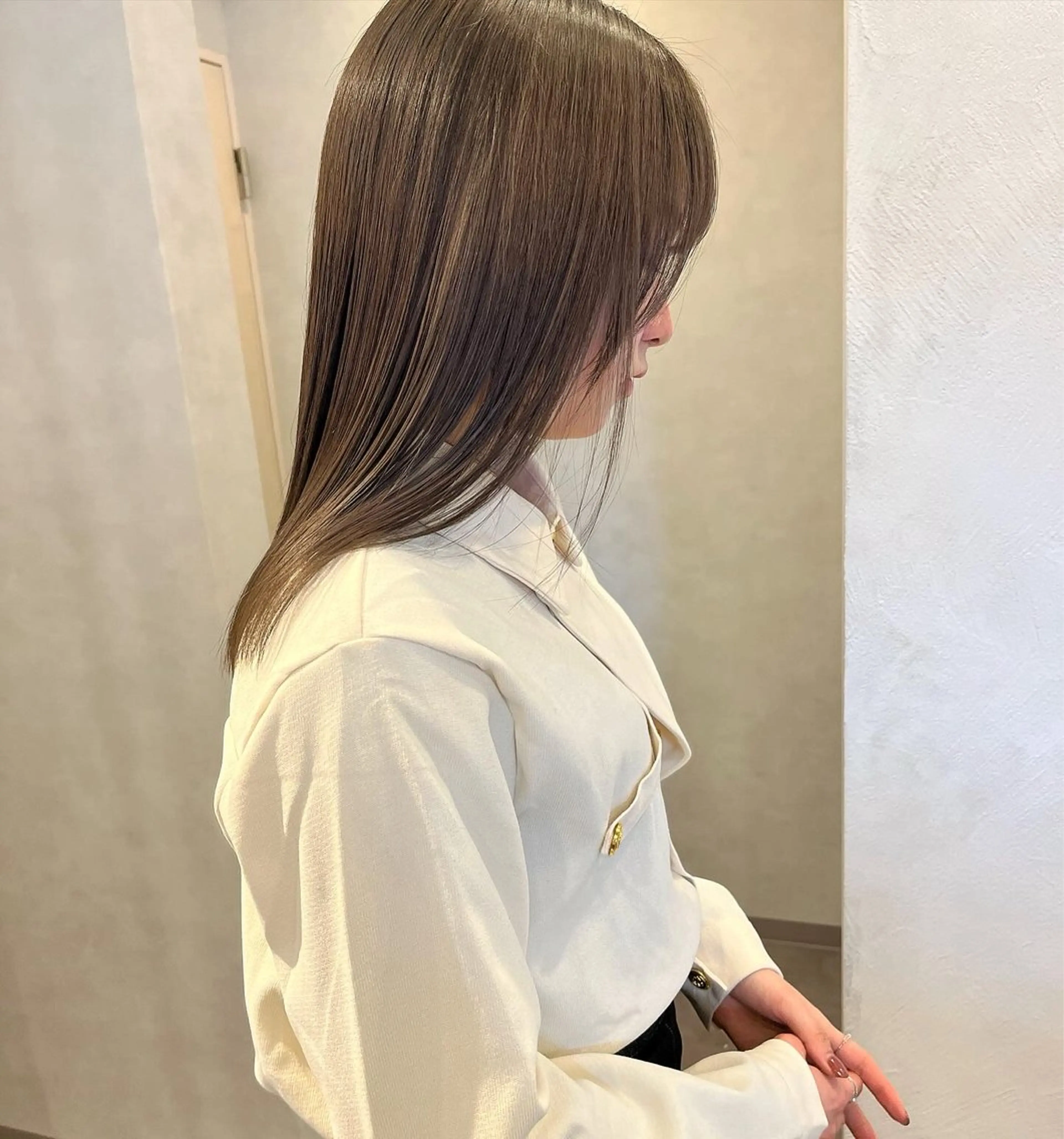 セミロング カラー ブリーチ トリートメント Lita./ 大賀ひかり🧁🫧のヘアスタイル