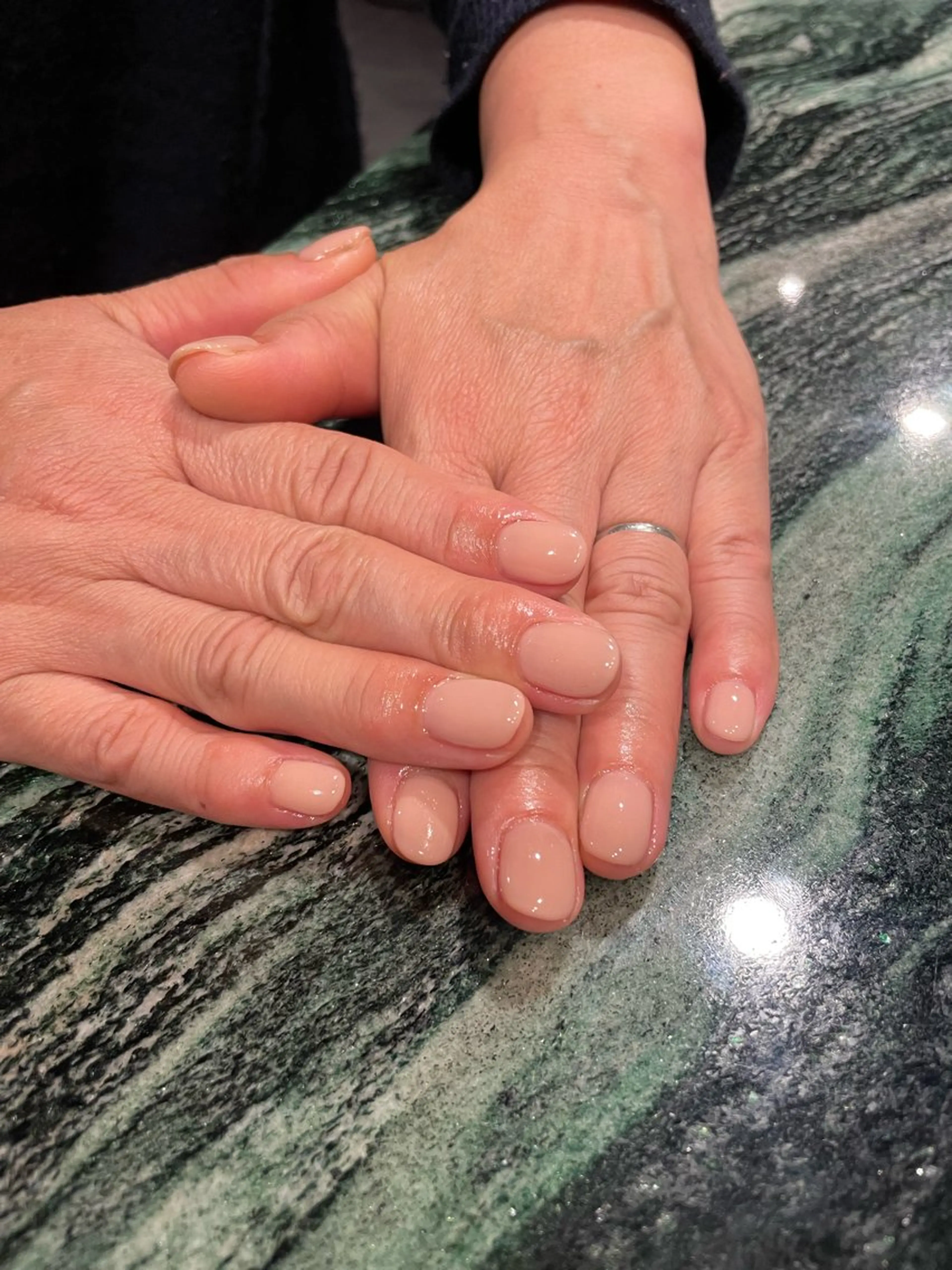 ネイル ワンカラーネイル ハンドネイル eyelash& nailsalonMのネイルデザイン