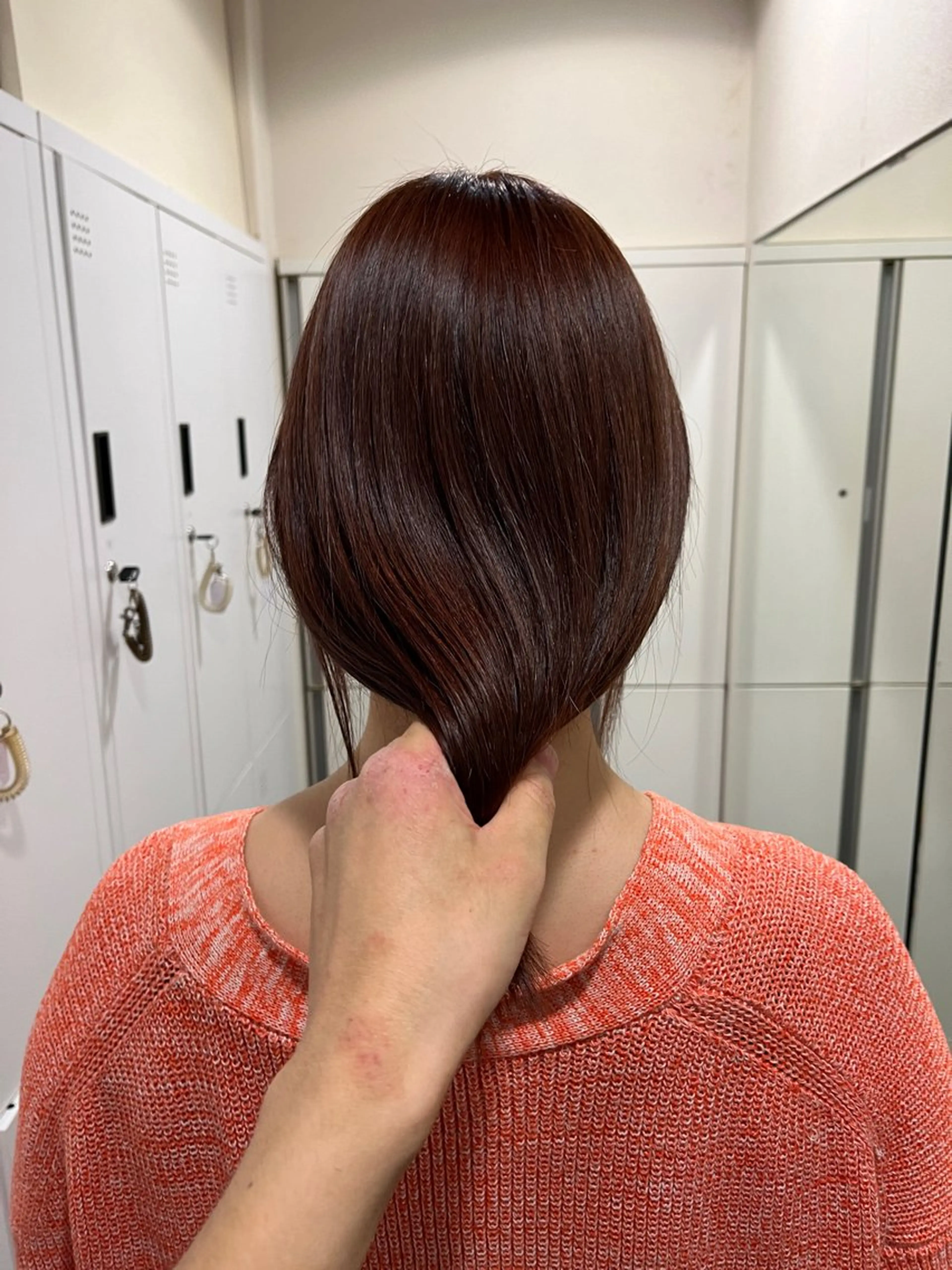 セミロング 切りっぱなしボブ ショートボブ レッドブラウン ボブ くびれヘア 髪質改善・縮毛・ 艶髪カラー　Maruのヘアスタイル