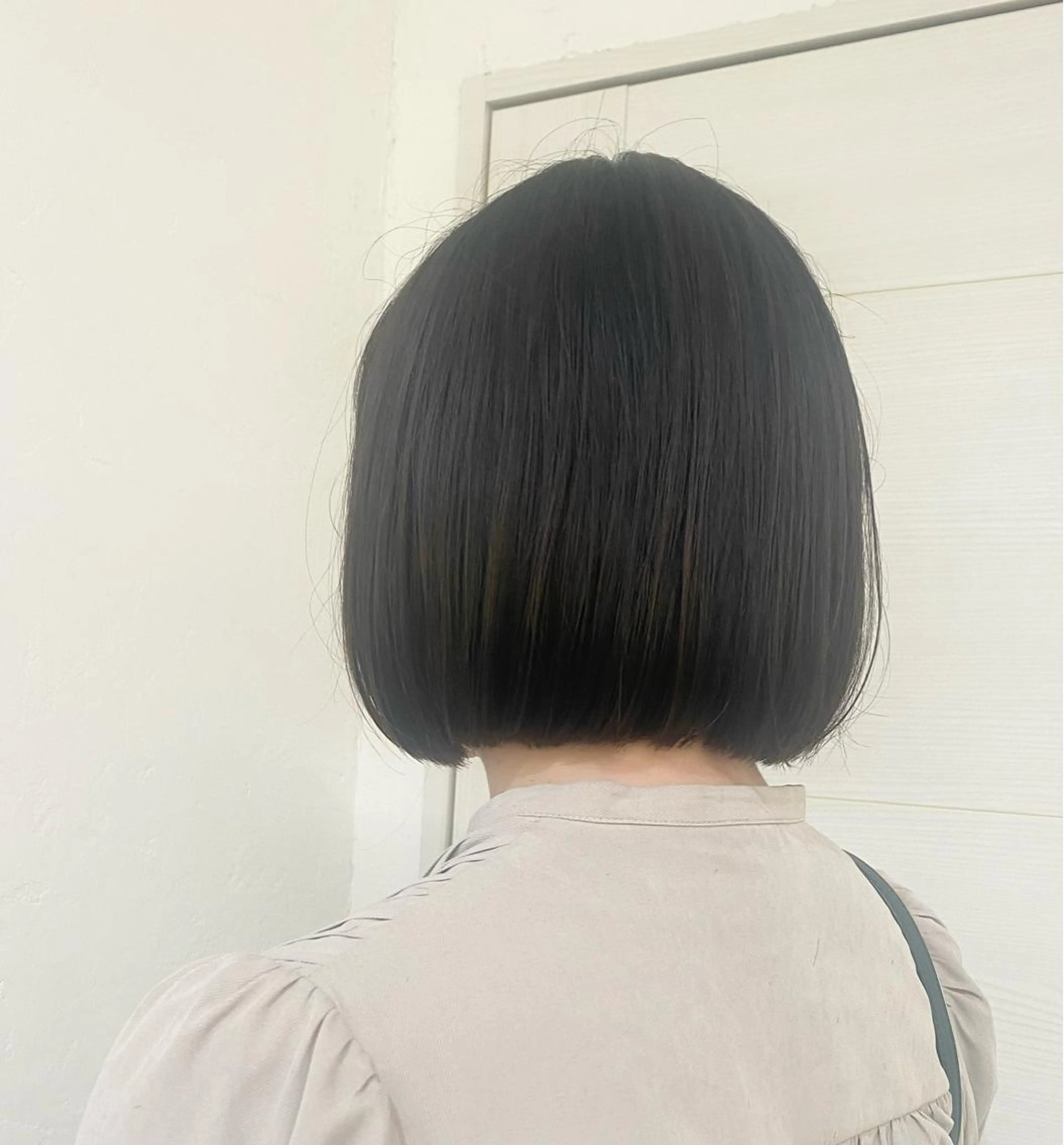 ミディアム カット doc.所属・doc. 和田のヘアスタイル