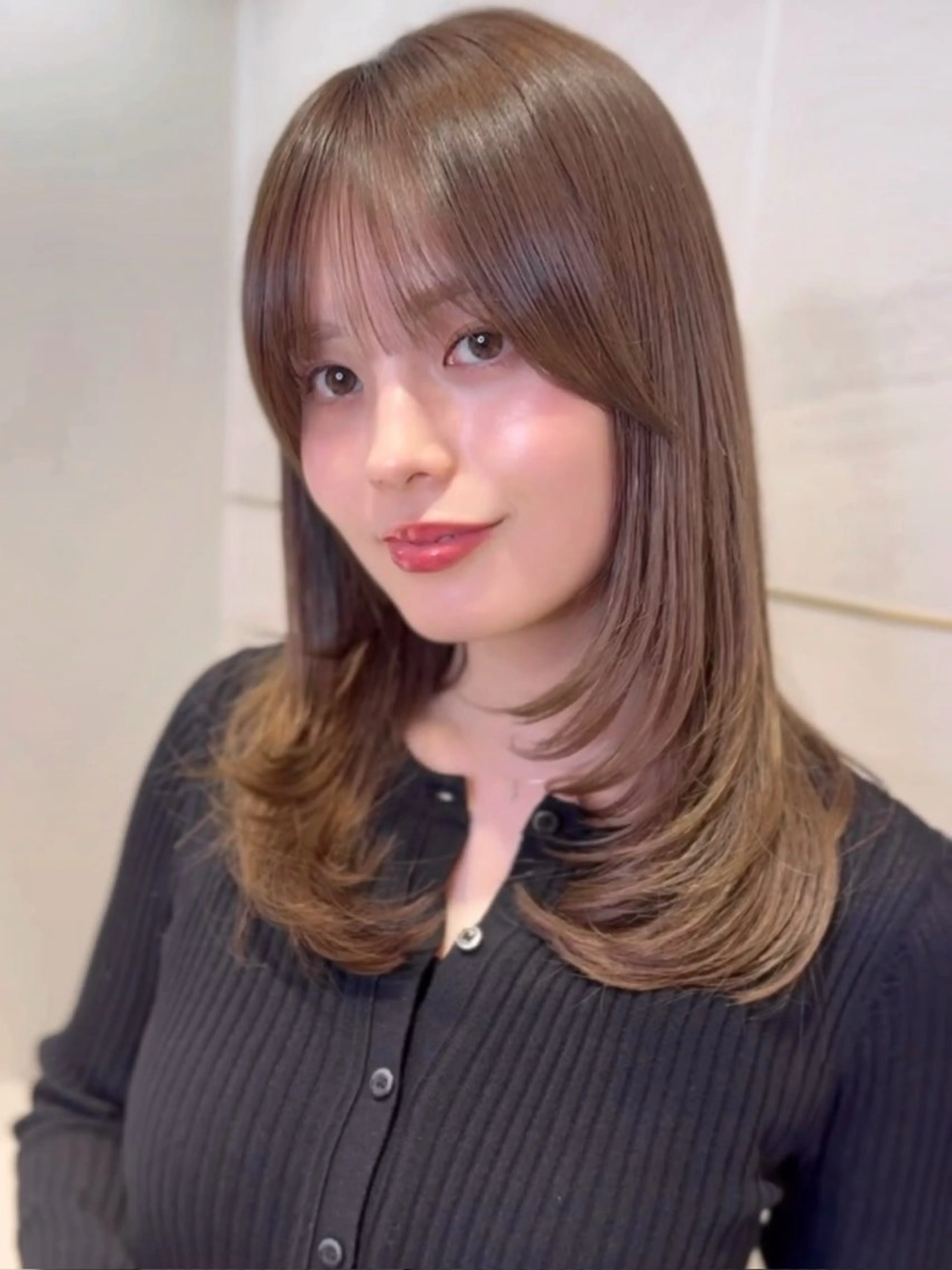 ミディアム くびれヘア レイヤーカット カット カット無料｜レイヤー カット｜韓国モテへアのヘアスタイル