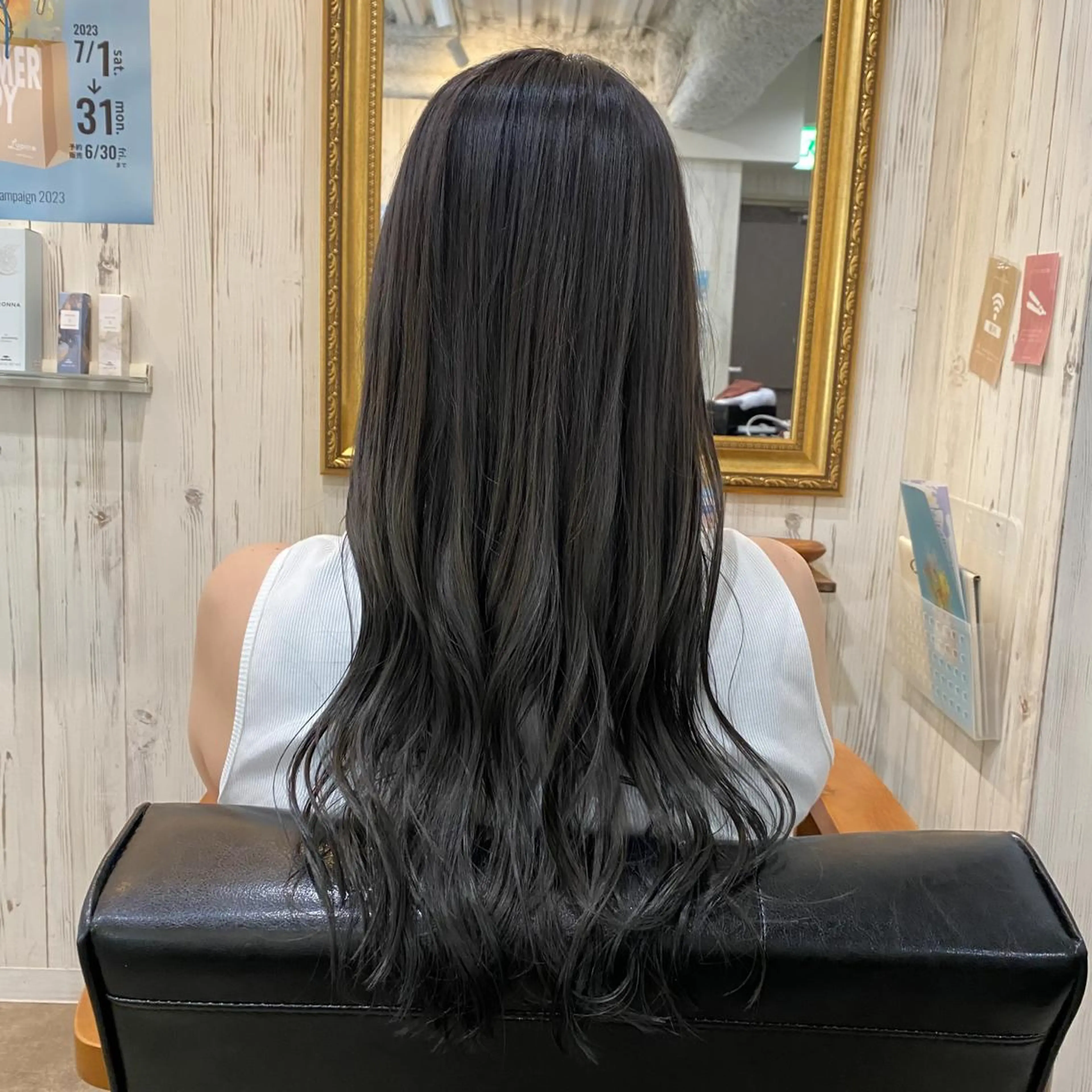 ロング カラー アッシュ ブリーチ ブルーカラー ブルーアッシュ 透明感カラー 6日空きあり 🌟misatoのヘアスタイル