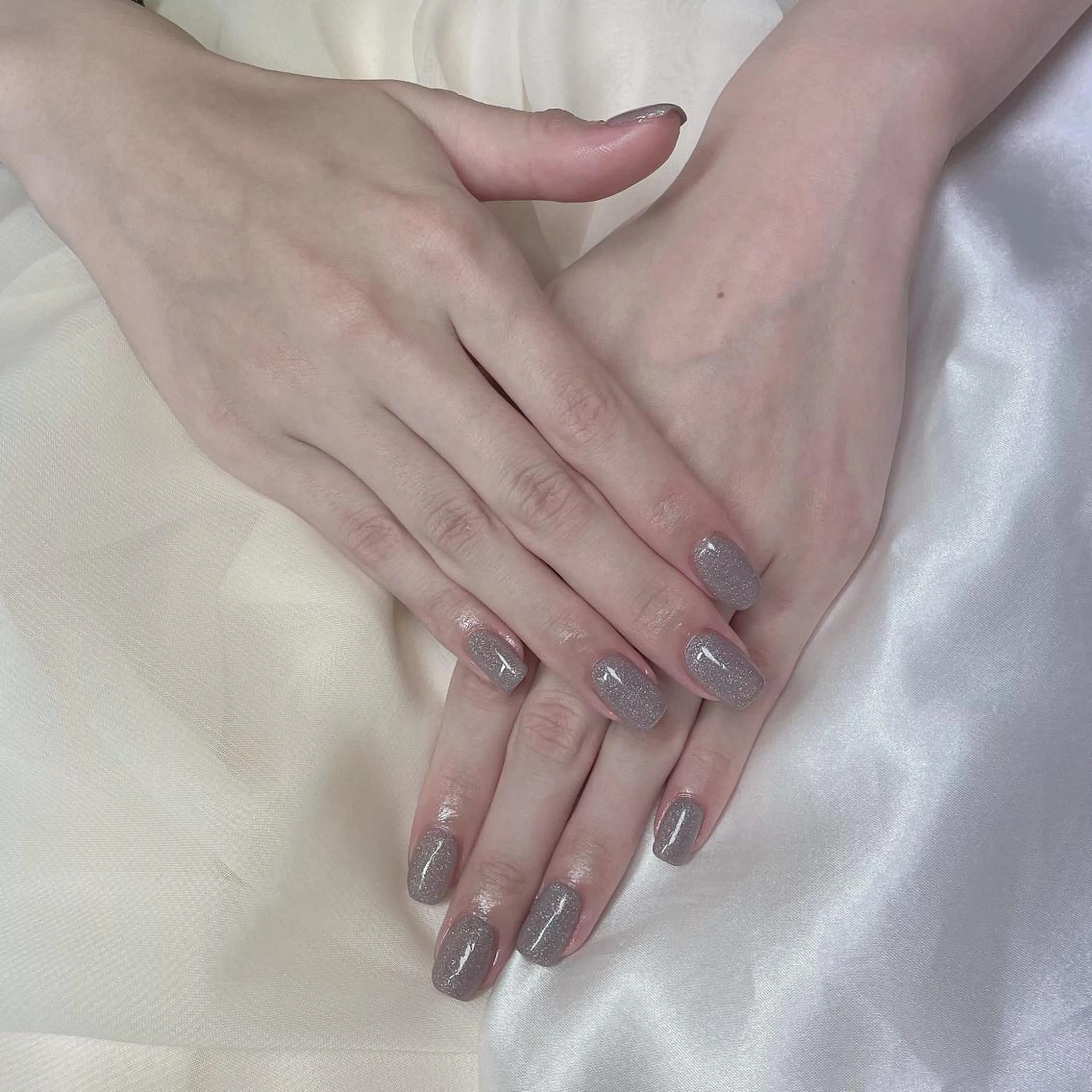 カラー ネイル ラメ(グリッター) ワンカラーネイル 𓂃🦢Aurora Swan🌙𓂃のネイルデザイン