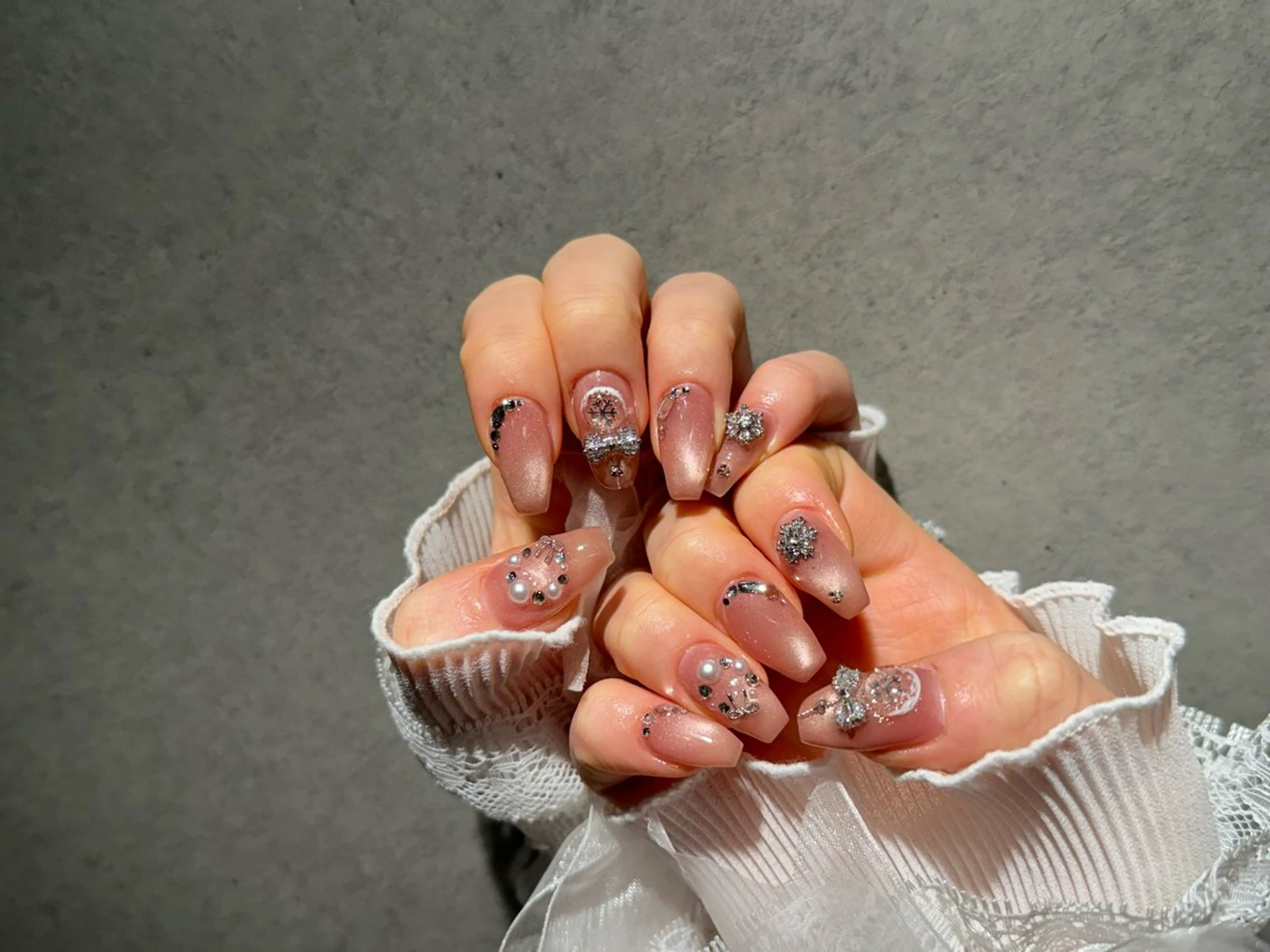 ネイル I-nailロング /ワンホン/キラキラのネイルデザイン