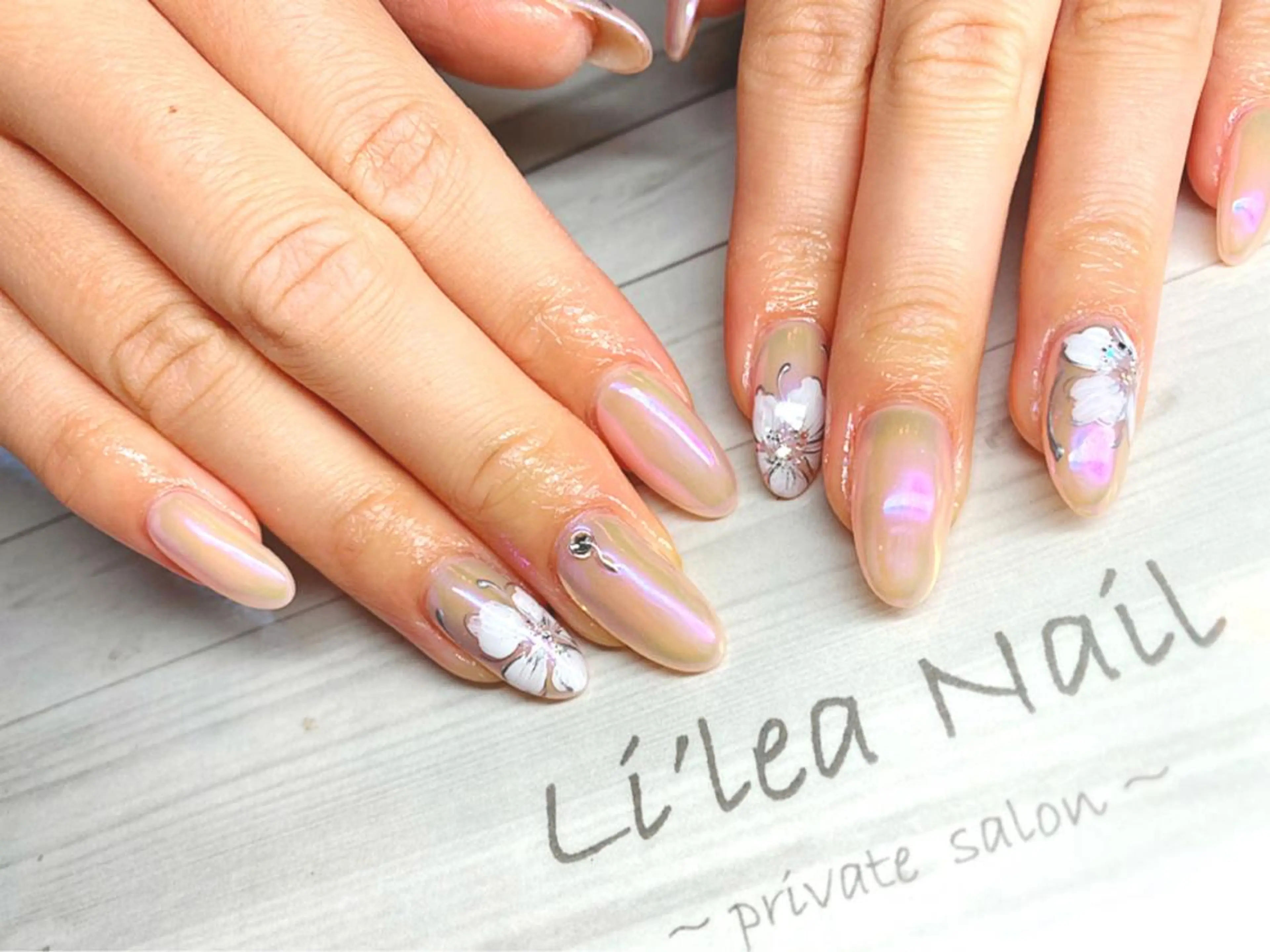 ネイル Li'leaNail AINAのネイルデザイン