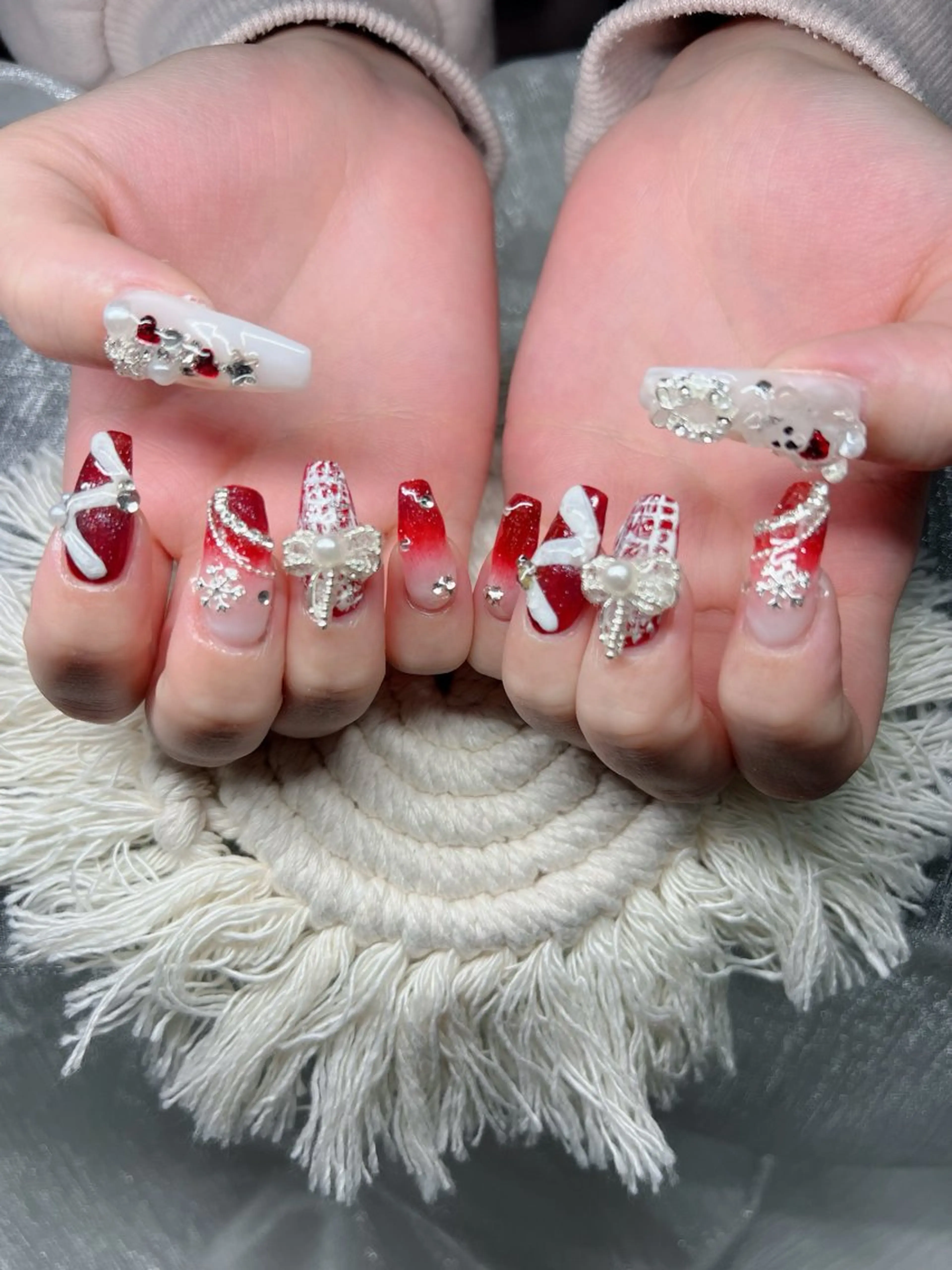 ネイル オーロラネイル チークネイル 長さ出し フットネイル フレンチネイル ハンドネイル Lee Nailsのネイルデザイン