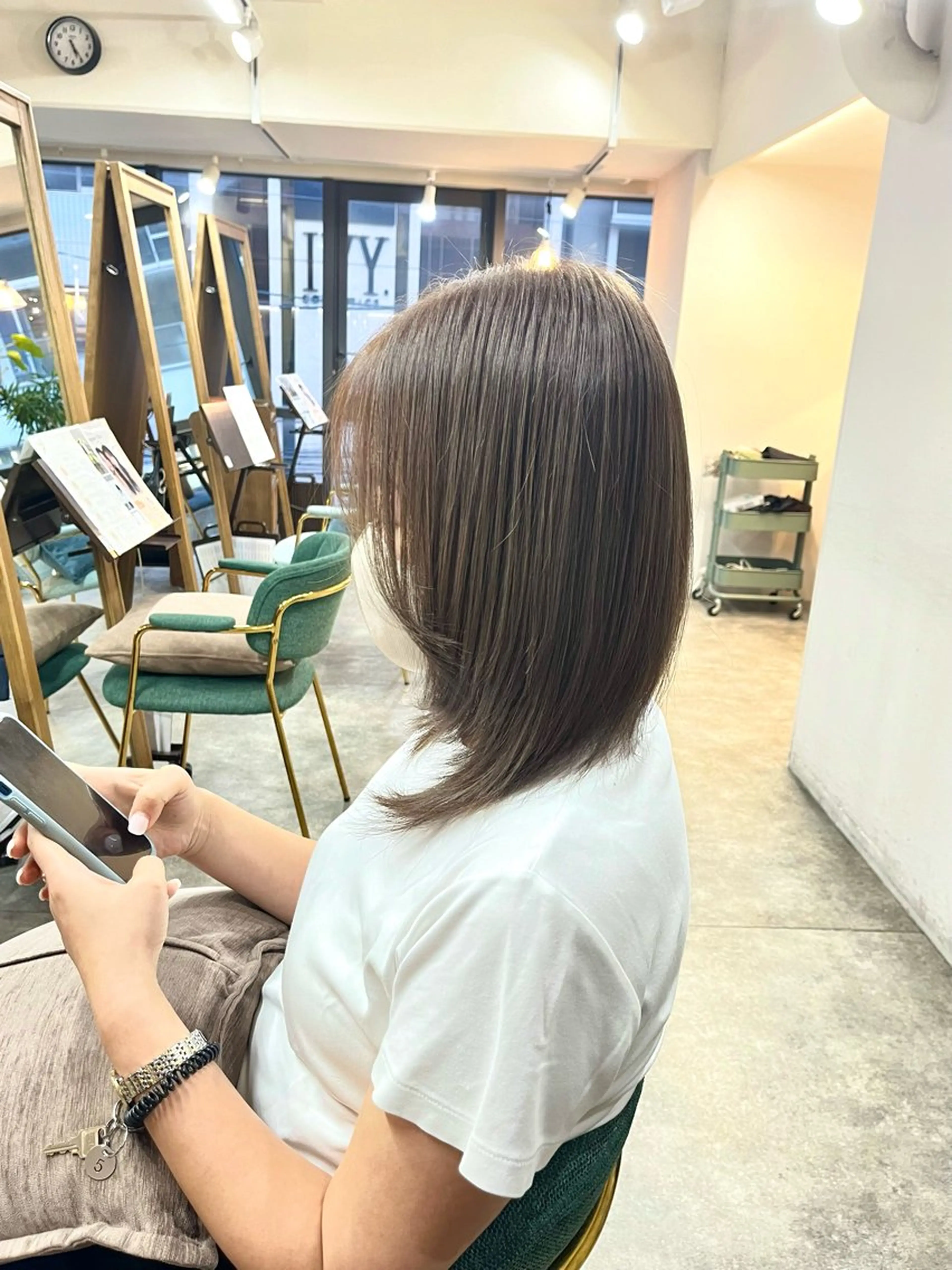 【脱白髪染め】白髪ぼかしハイライト+似合わせカット+補修トリートメント🧚🏻♂️の写真