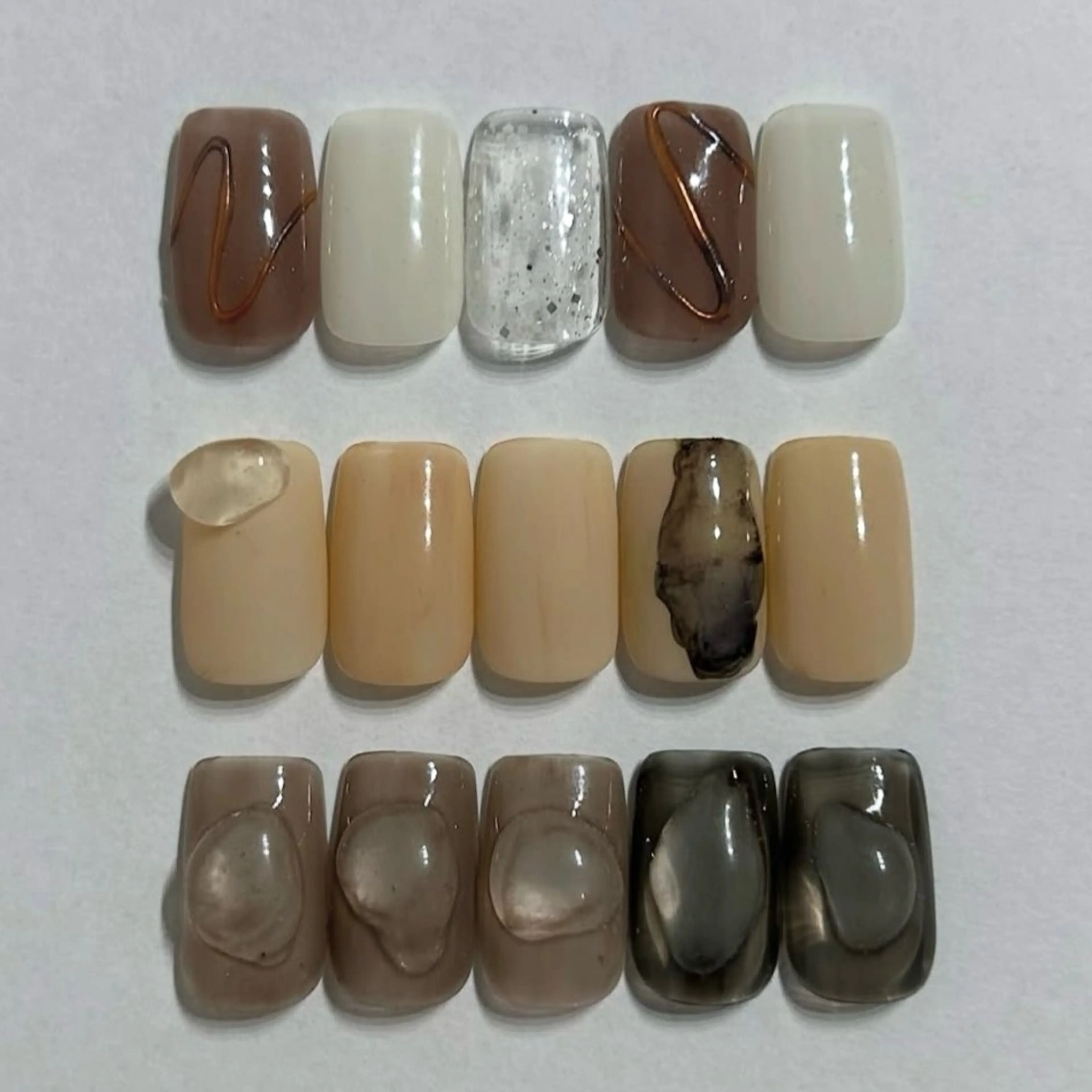 ネイル ブルー ブラウン カジュアル ミラーネイル ニュアンスネイル ハンドネイル ハンドケア lylynail YUUKAのネイルデザイン