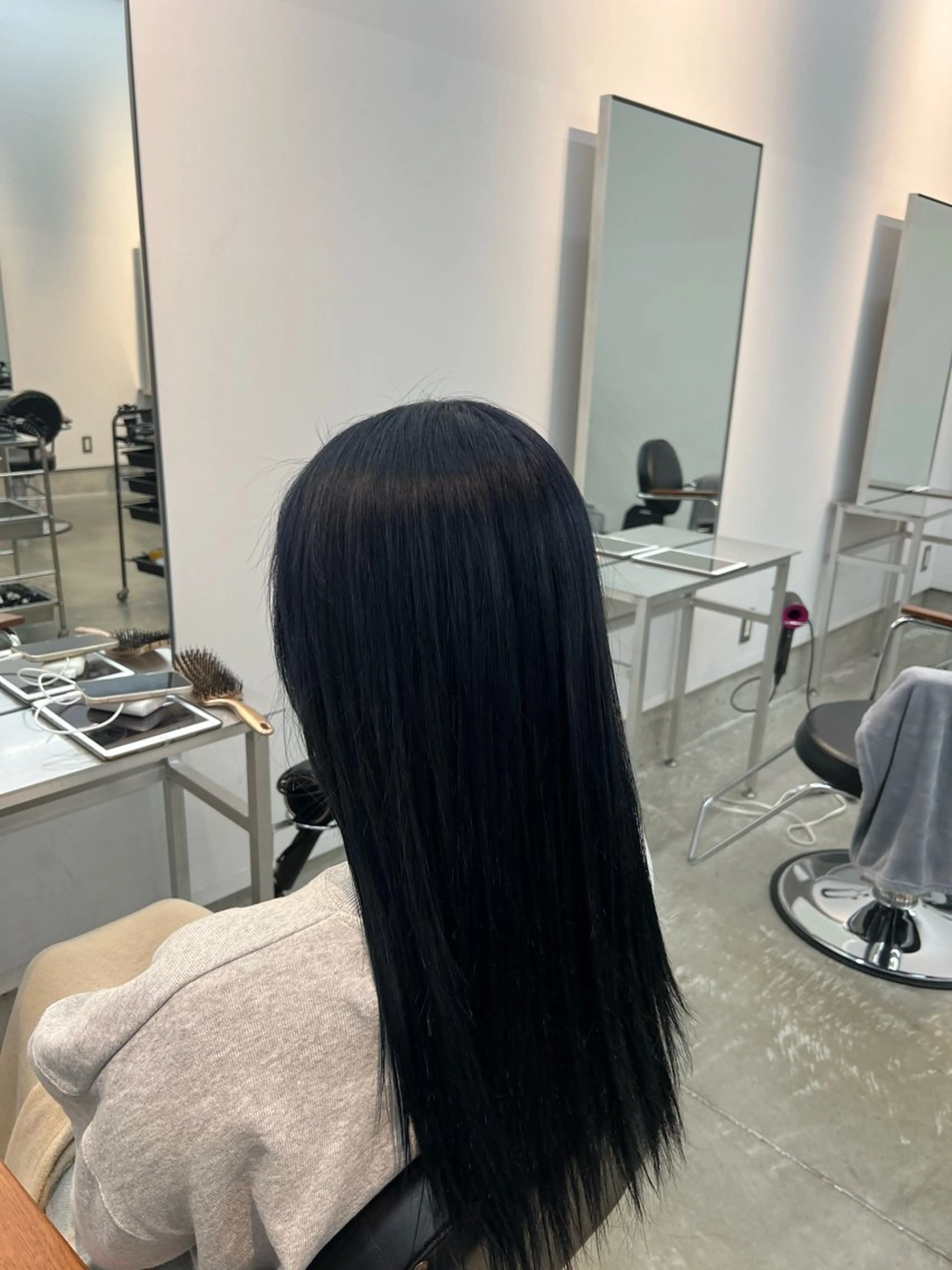 ロング ヘアカラー トリートメント Yuito/カラー/ ブリーチ/ストレートのヘアスタイル