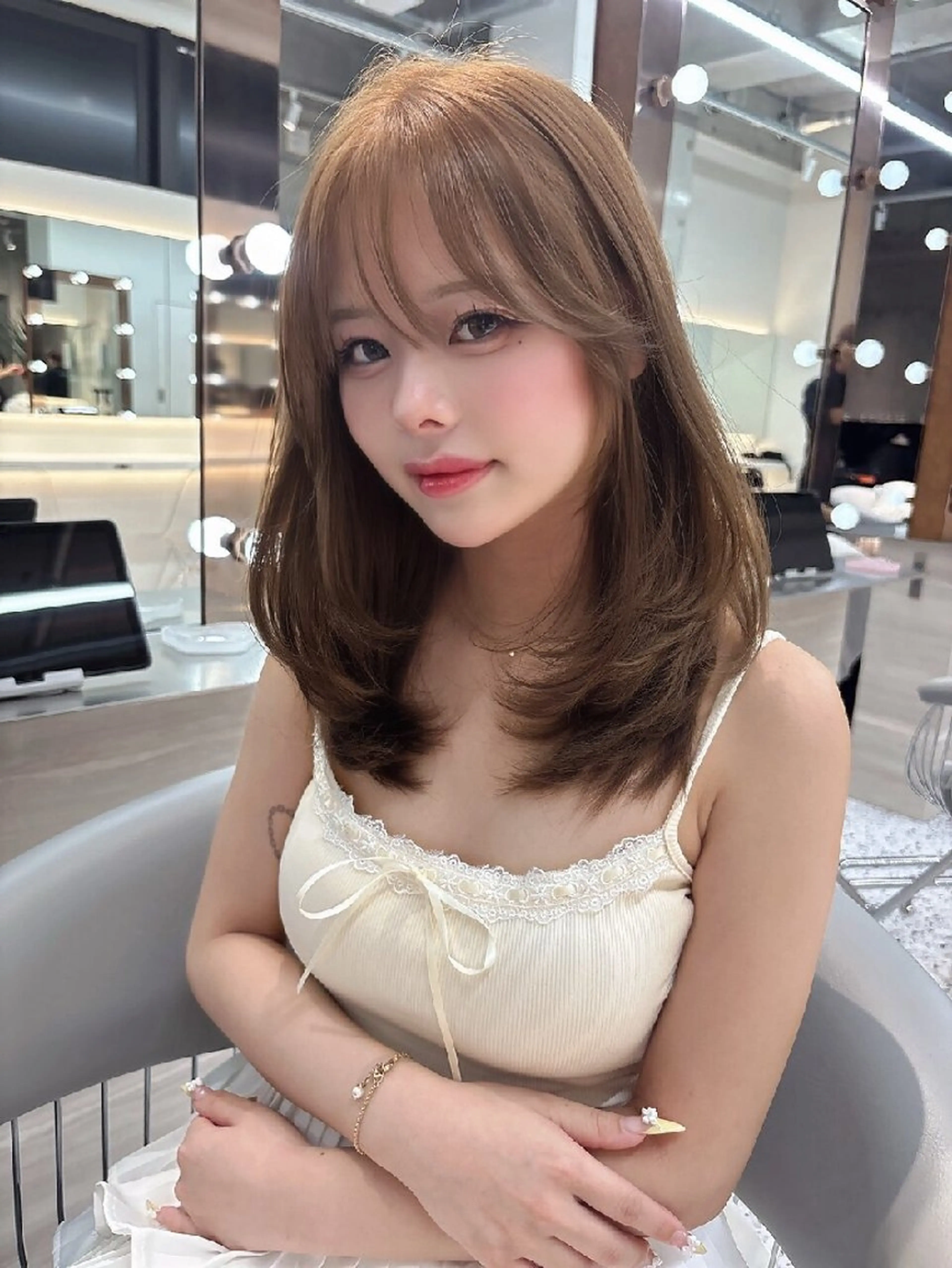 カラー セミロング Lond Roleのヘアスタイル