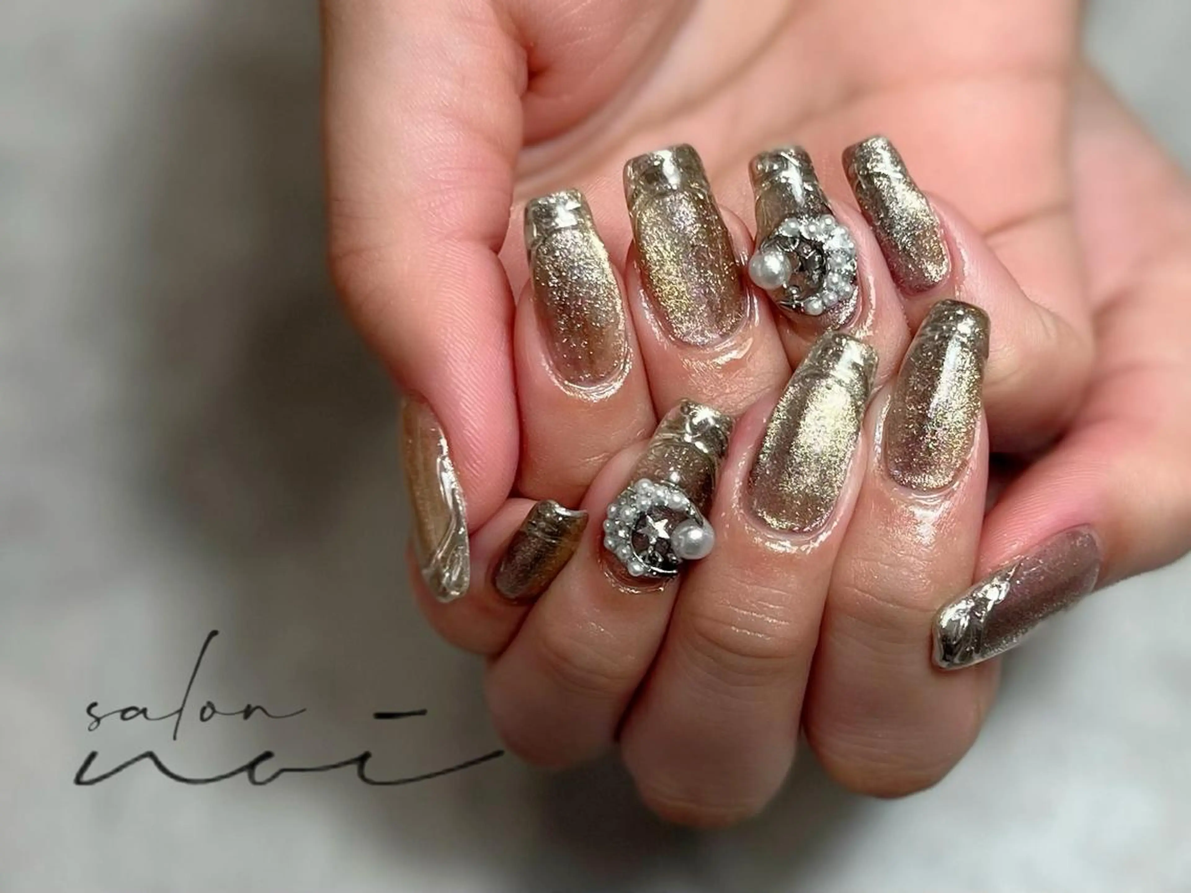 ネイル フレンチネイル マグネットネイル ミラーネイル ハンドネイル salon noiのネイルデザイン