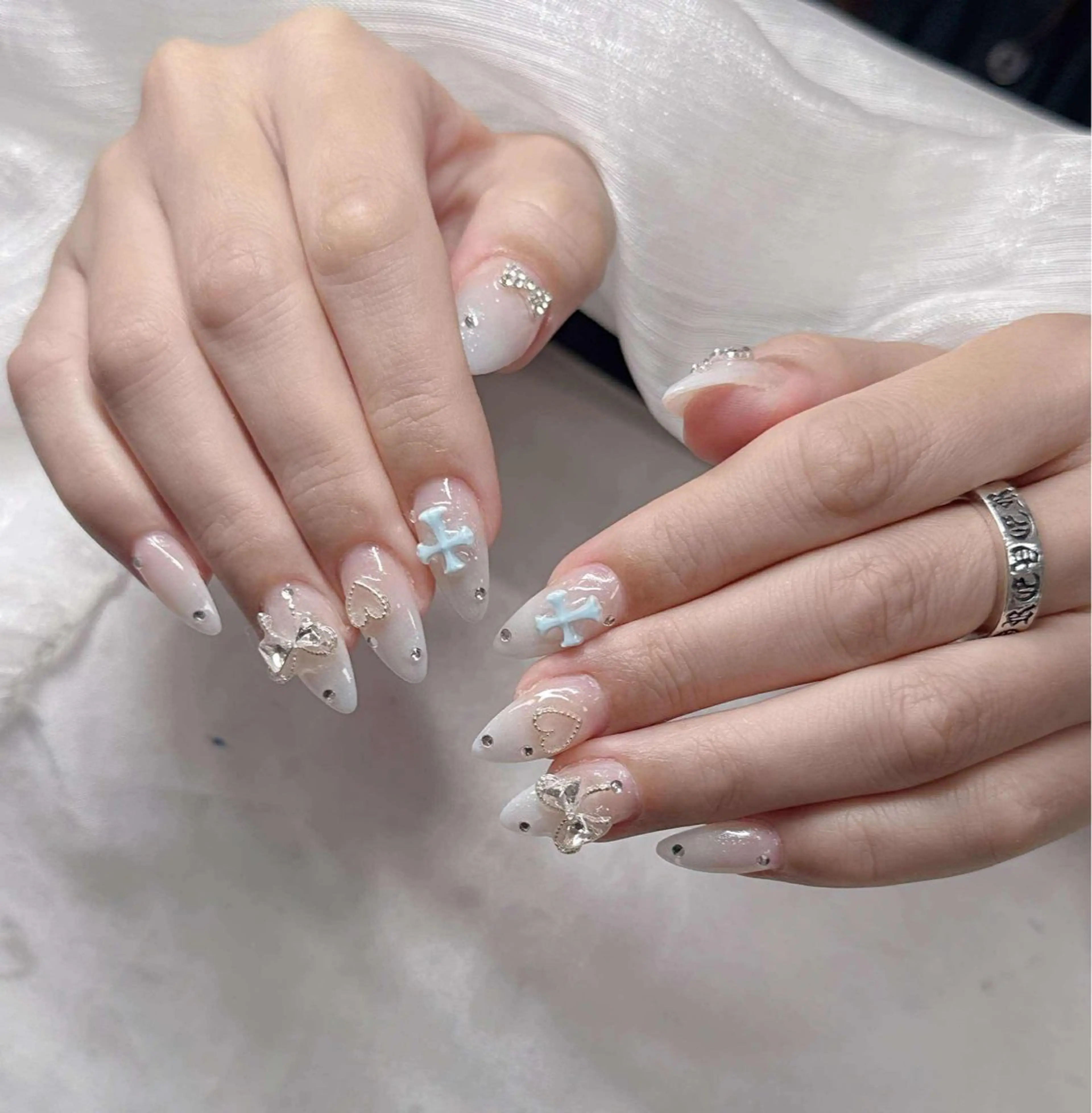 ネイル 長さ出し グラデーション 卒業式 キラキラネイル マグネットネイル ハンドネイル Lee Nailsのネイルデザイン