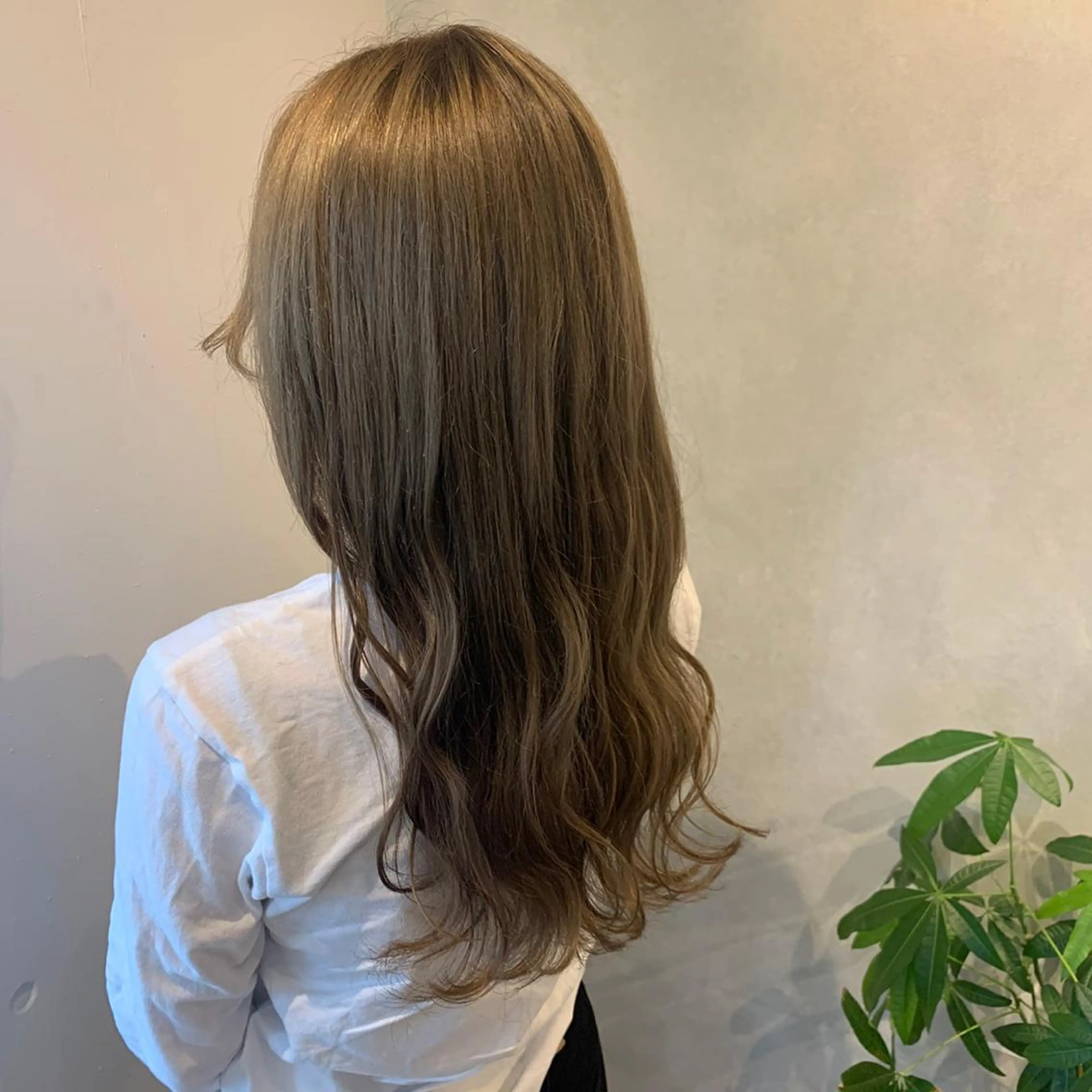 ロング 大田 留衣のヘアスタイル