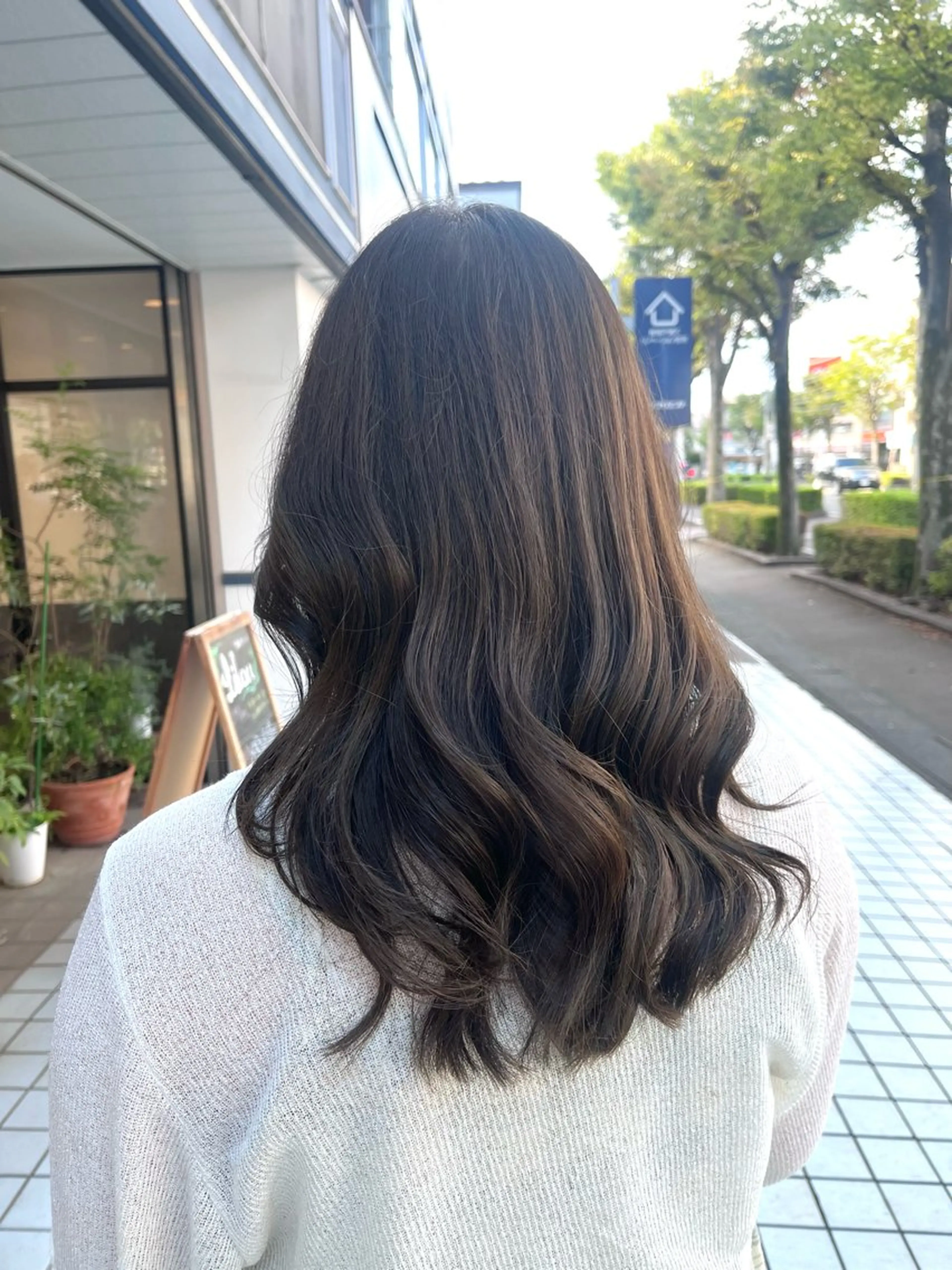 セミロング カラー オリーブカラー Kasahara Akariのヘアスタイル