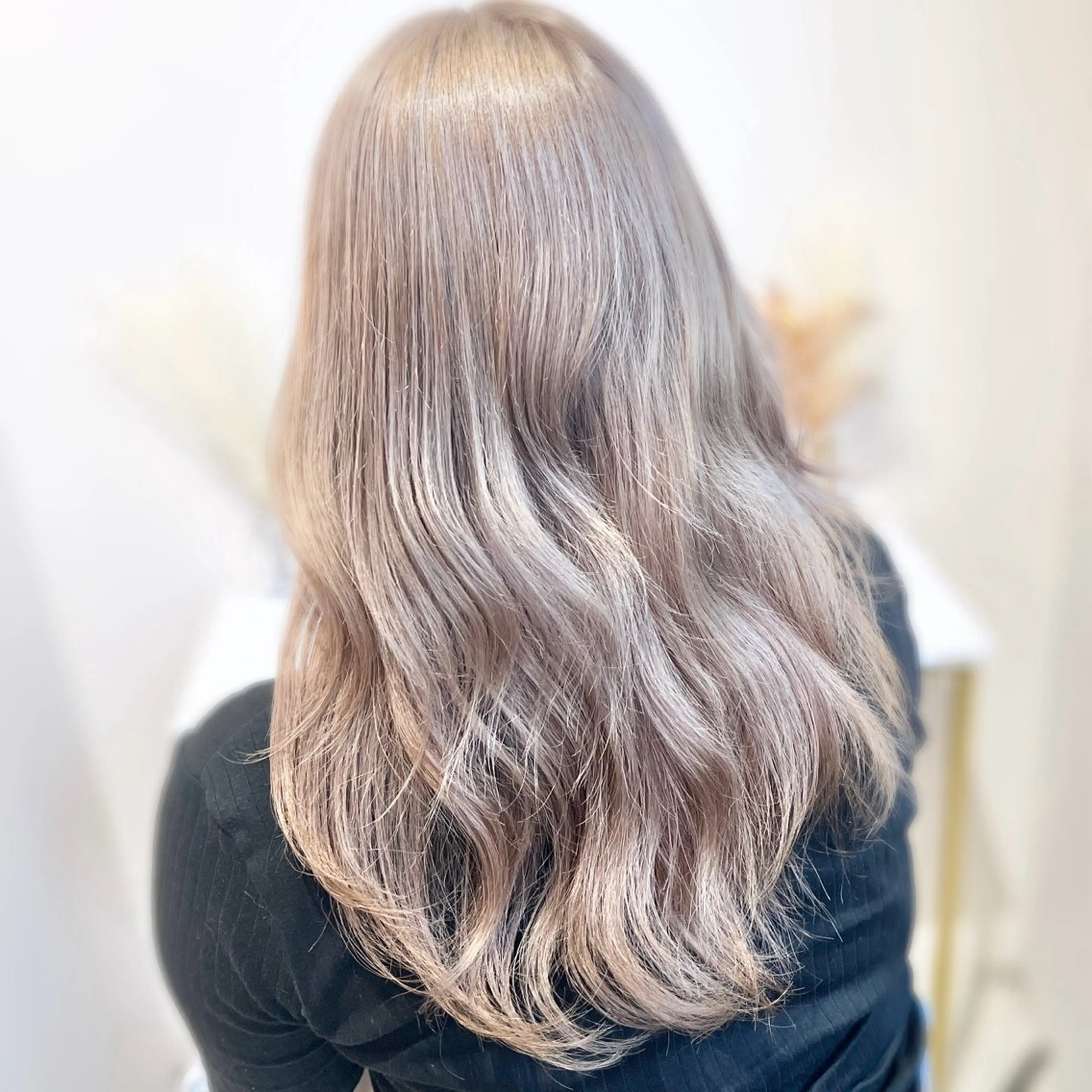 ロング カラー ベージュカラー ミルクティーベージュ ホワイトミルクティーベージュ ヘアカラー トリートメント 髪質改善/韓国ヘア 顔まわり特化yutoのヘアスタイル