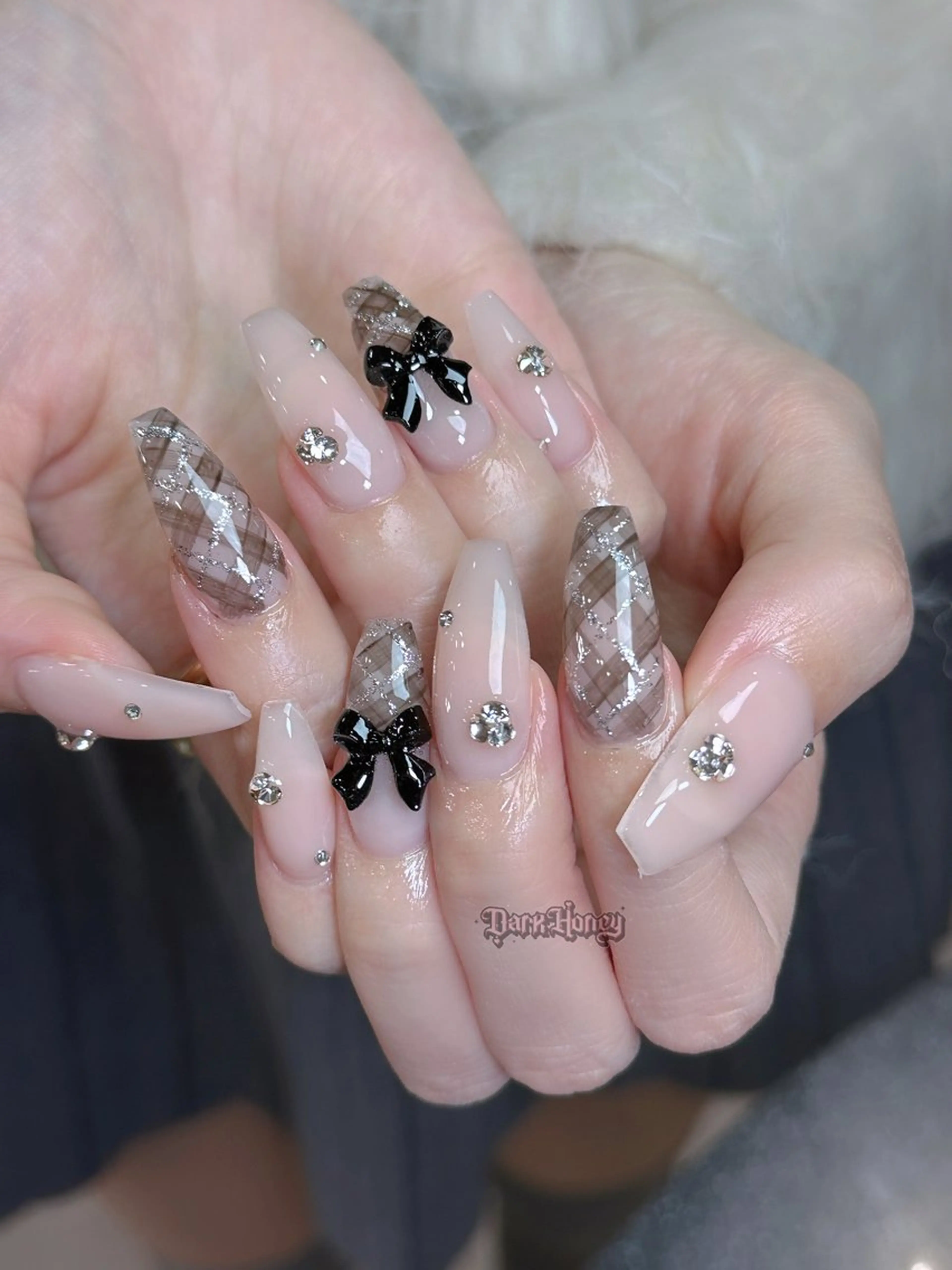 ネイル ハンドネイル Dark honey スカルプ専門原宿店のネイルデザイン