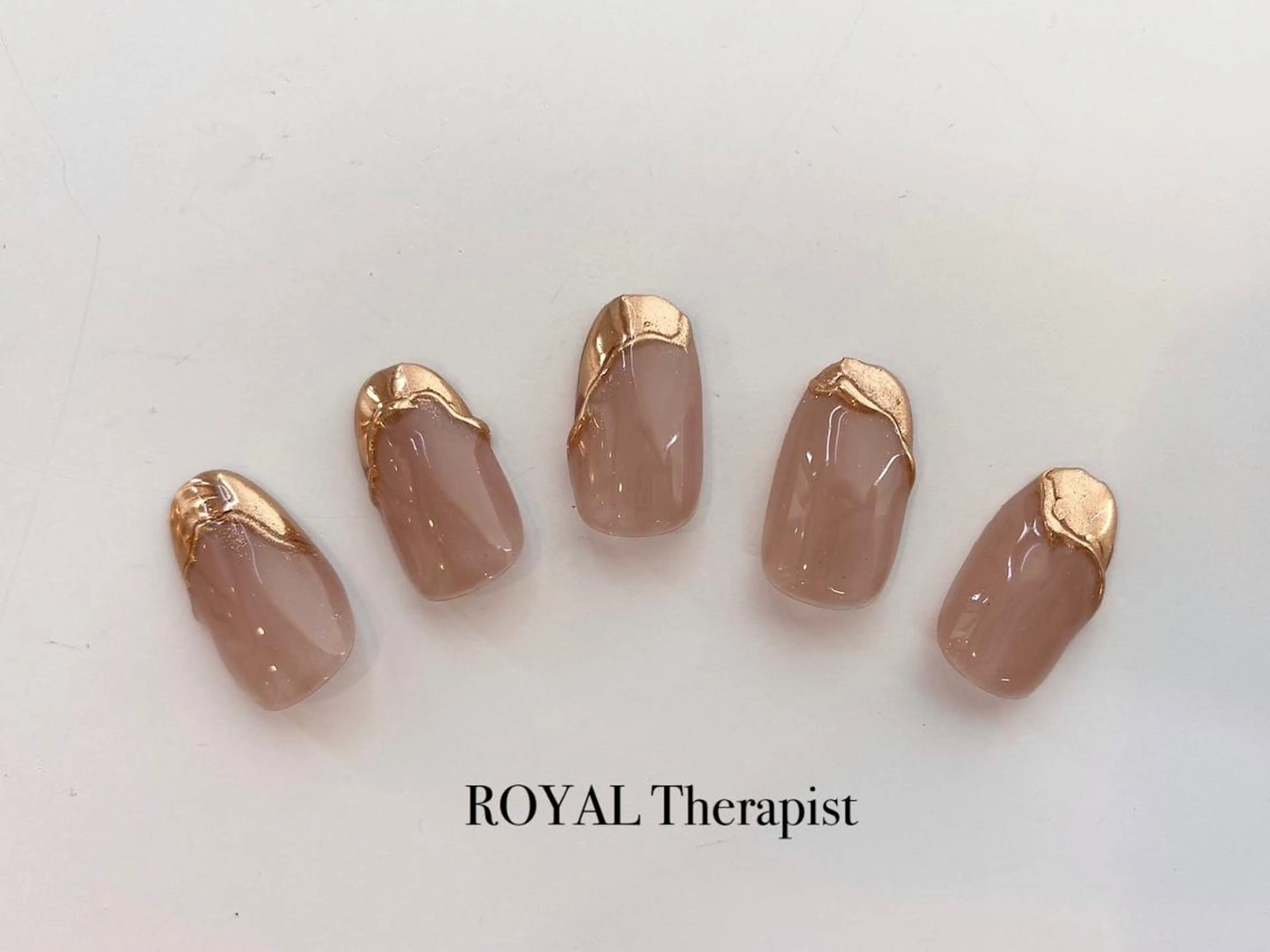 ネイル ハンドネイル 【山岡】 ロイヤル•セラピストのネイルデザイン