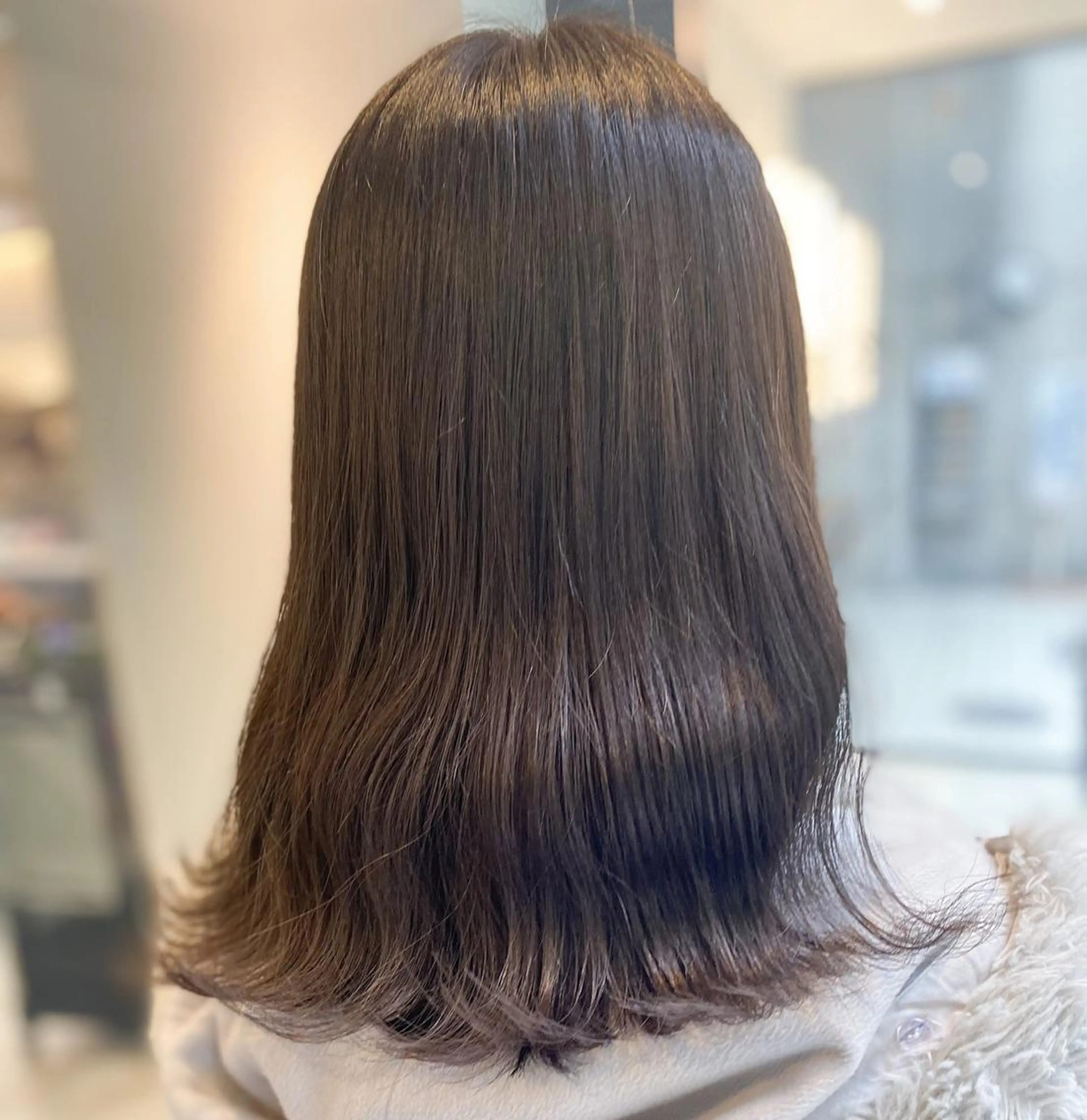 ミディアム カラー グレージュ イルミナカラー 木原良 (キハラ リョウ)のヘアスタイル