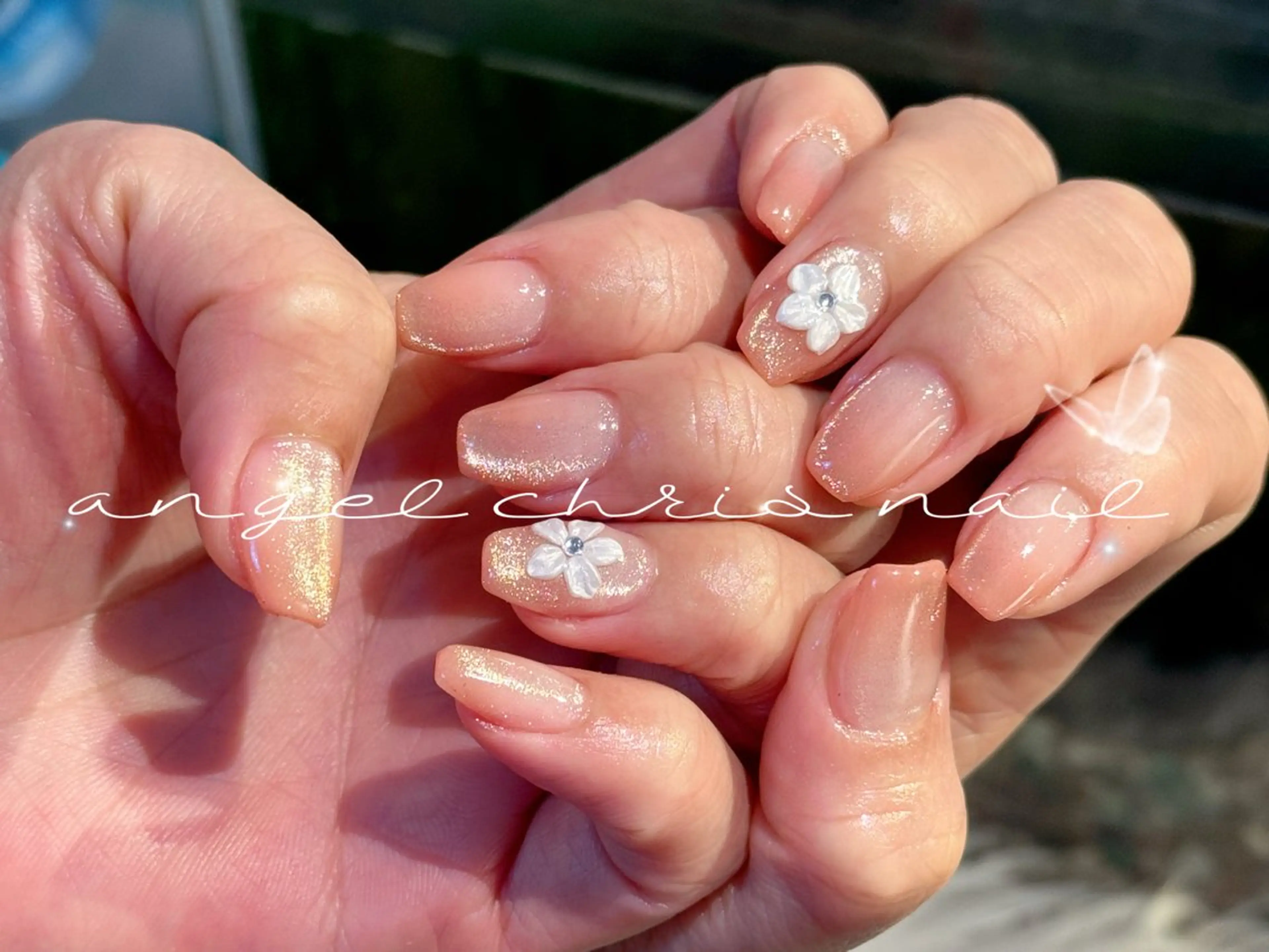 ネイル ハンドネイル フットネイル ハンドケア AngelChris ビューティーサロンのネイルデザイン