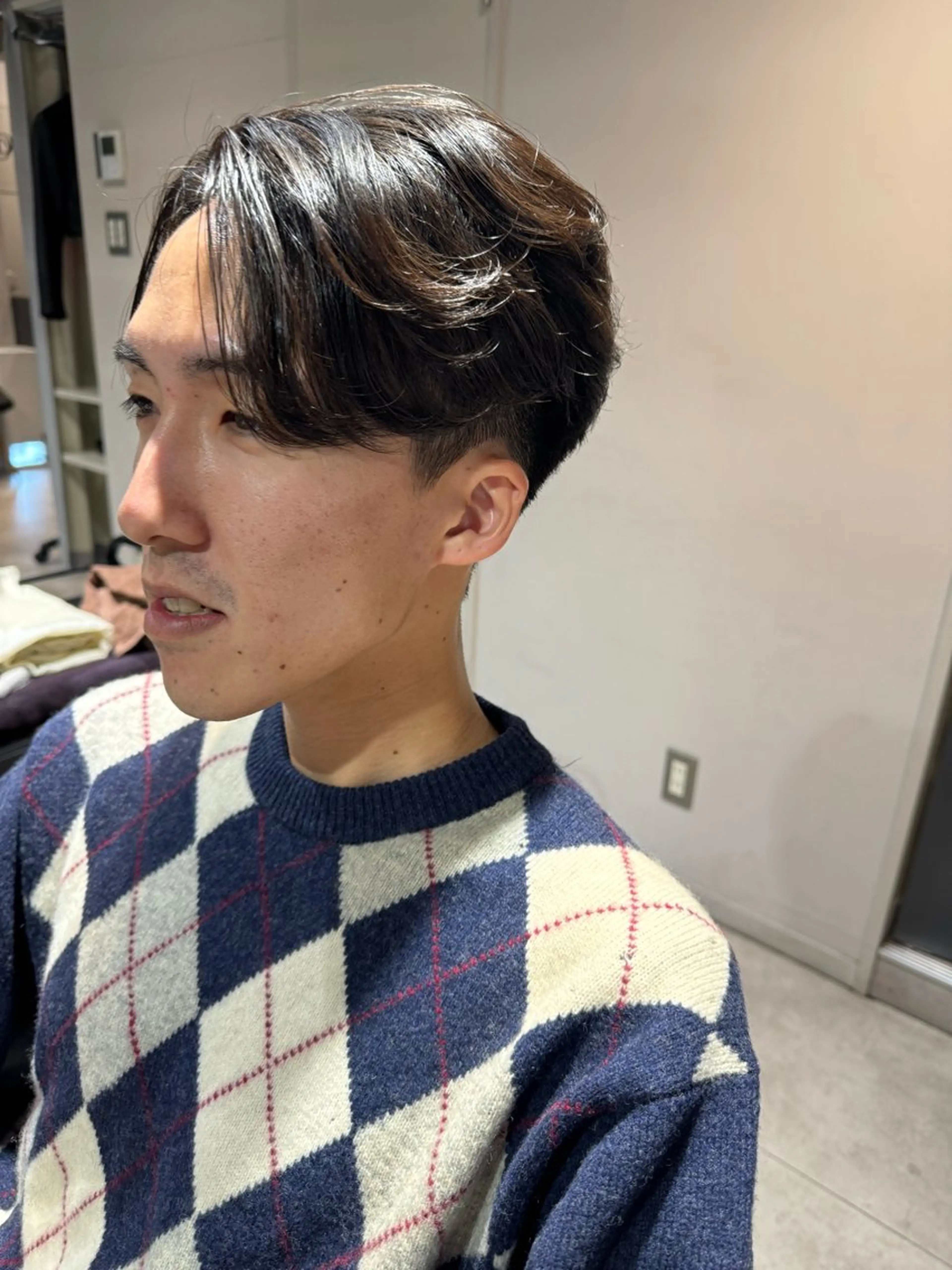 ミディアム メンズ カット 縮毛矯正 トリートメント 似合う髪型が 分からない方へのヘアスタイル