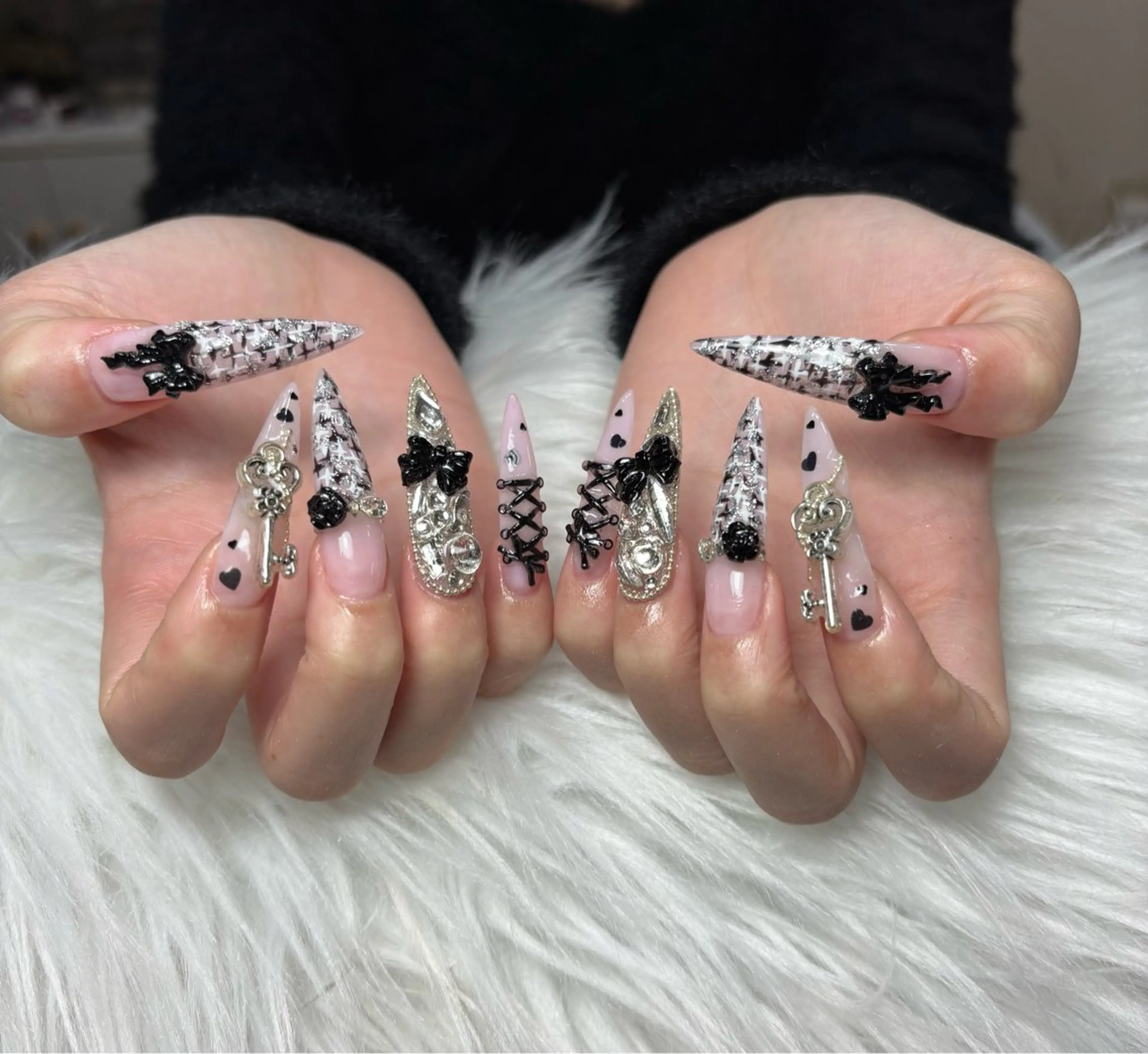 ネイル アートネイル 長さ出し ジェルネイル マグネットネイル ニュアンスネイル なな_ CloudyChanのネイルデザイン