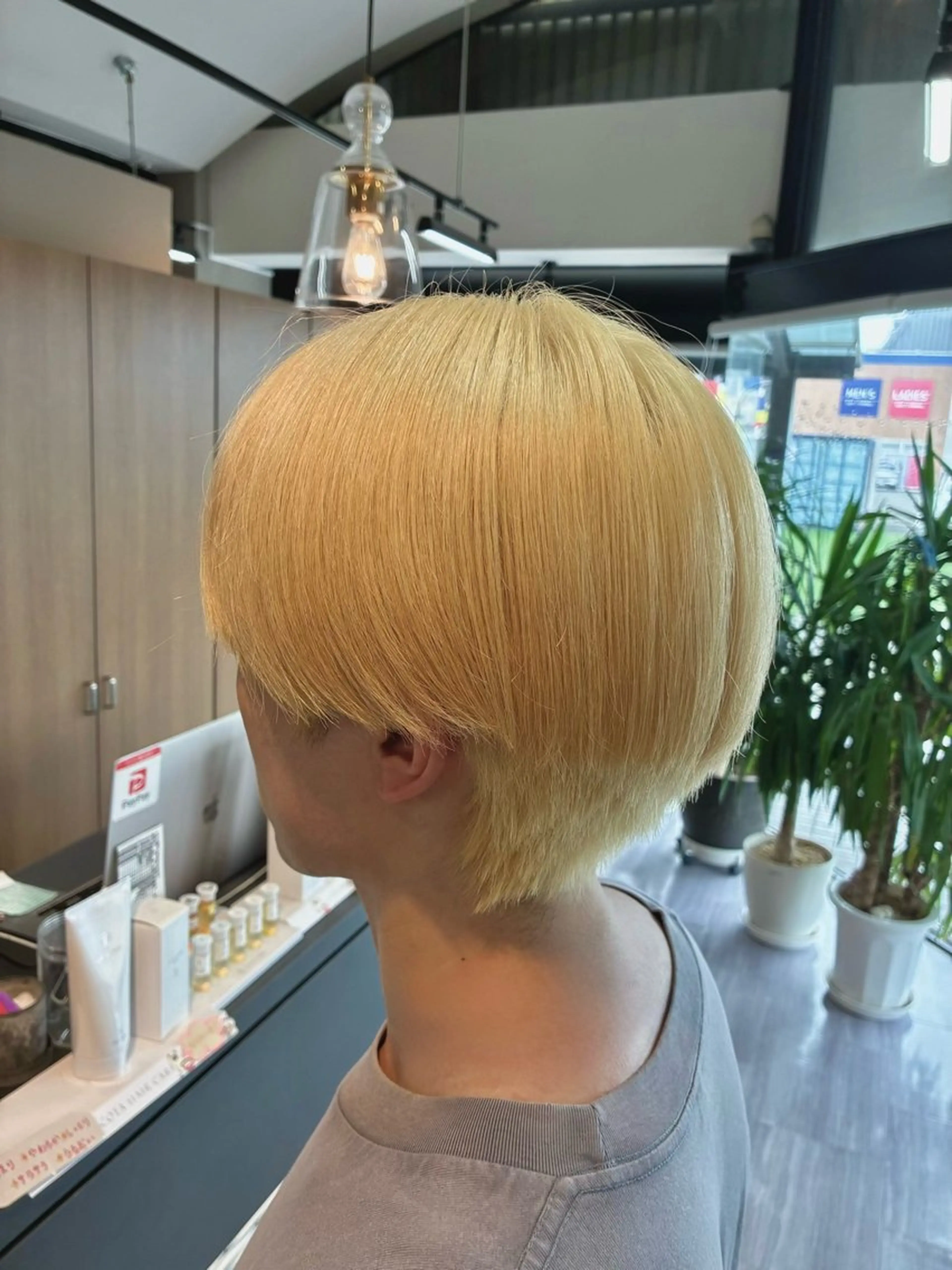 ショート カラー メンズ メンズブリーチ ブリーチ 抜きっぱなしブロンド ブロンド ヘアカラー arika もえのヘアスタイル