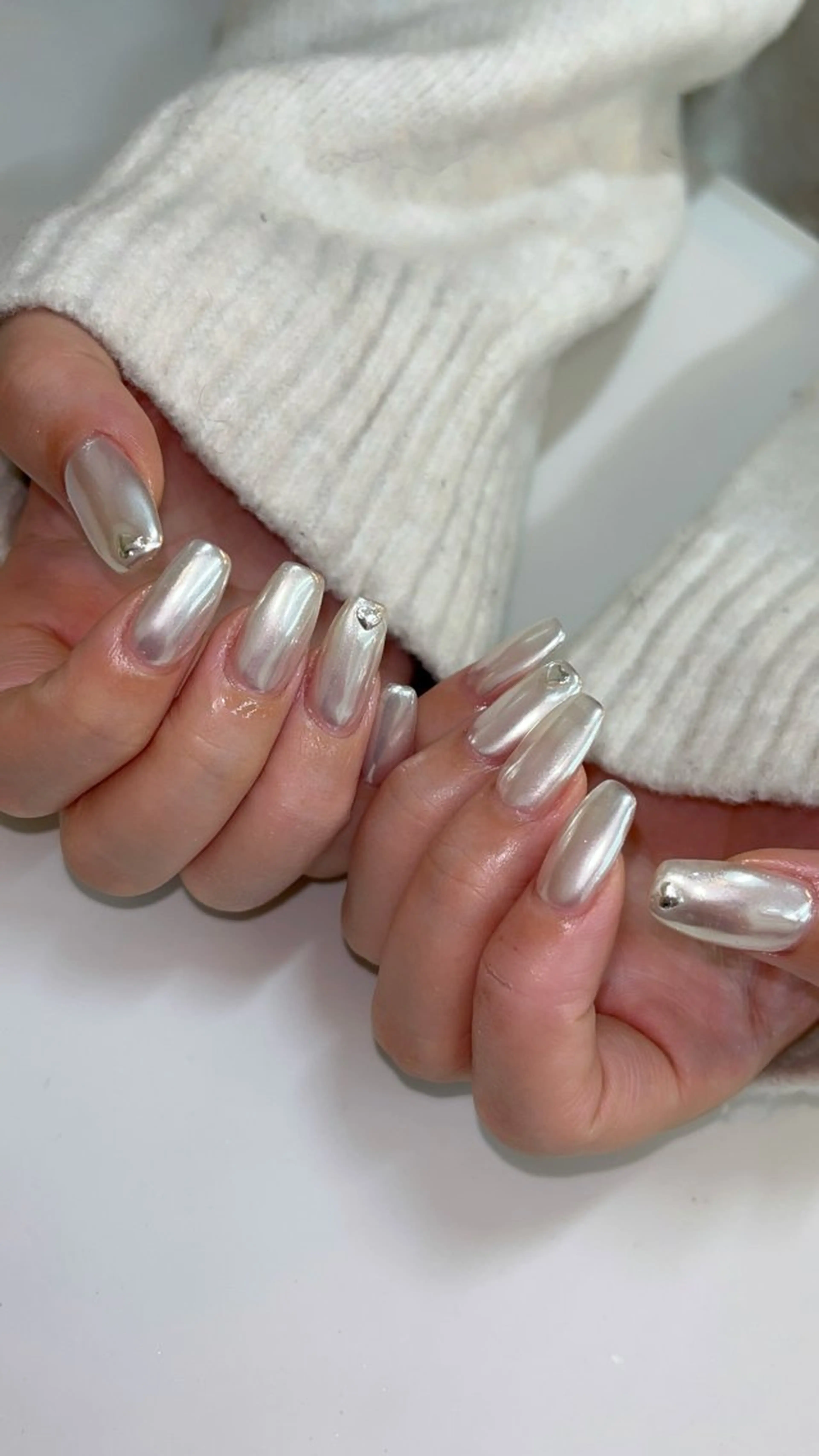 ネイル ミラーネイル ホワイト chipie yuuのネイルデザイン