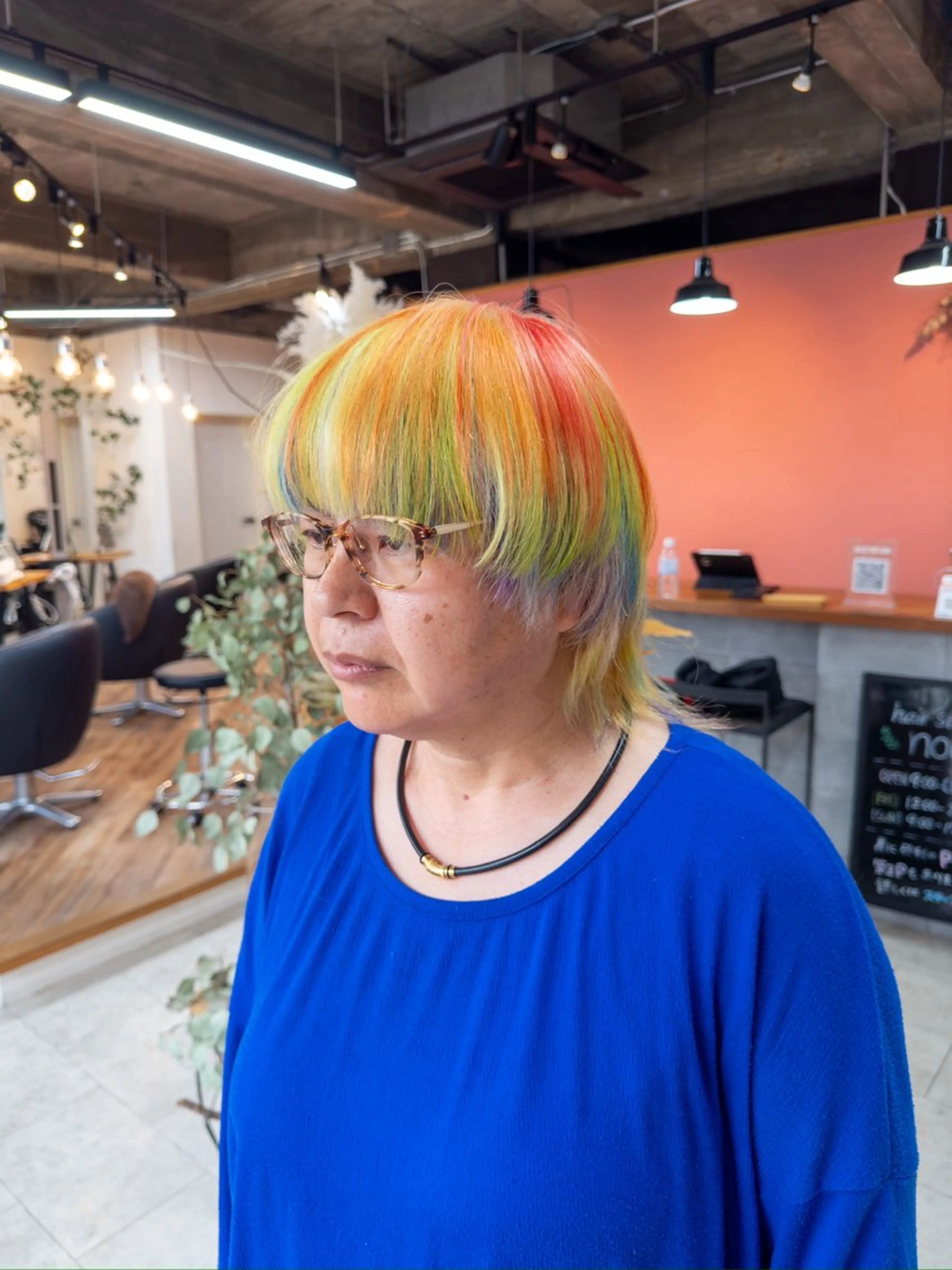 ショート カラー デザインカラー ハイトーンカラー ヘアカラー 🎨カラー専門家🎨 チャーリーのヘアスタイル