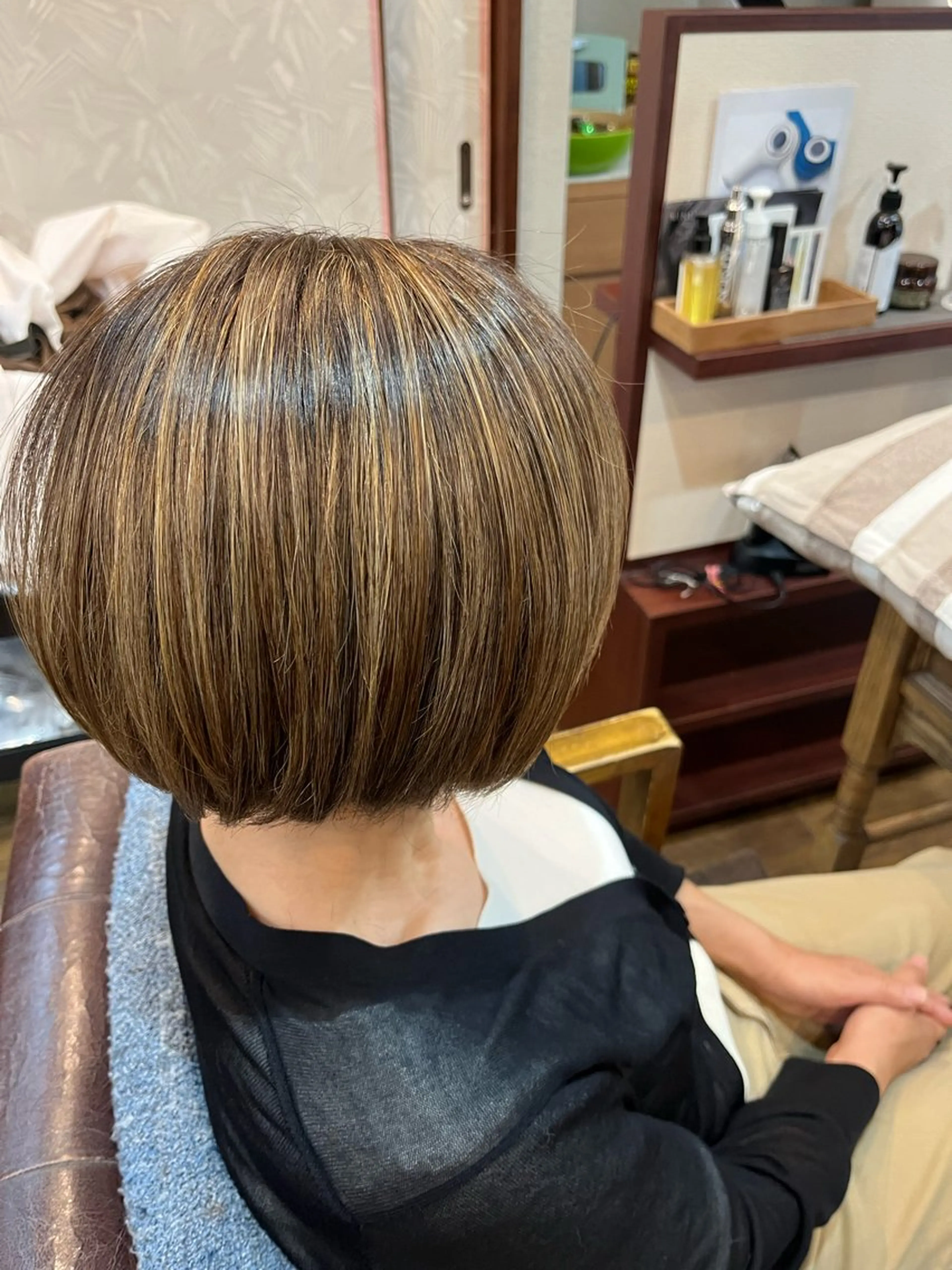 ショート カラー ハイライトカラー ハイトーンカラー ハイライト 大人女子&髪改善専門 Nobuフリーランスのヘアスタイル