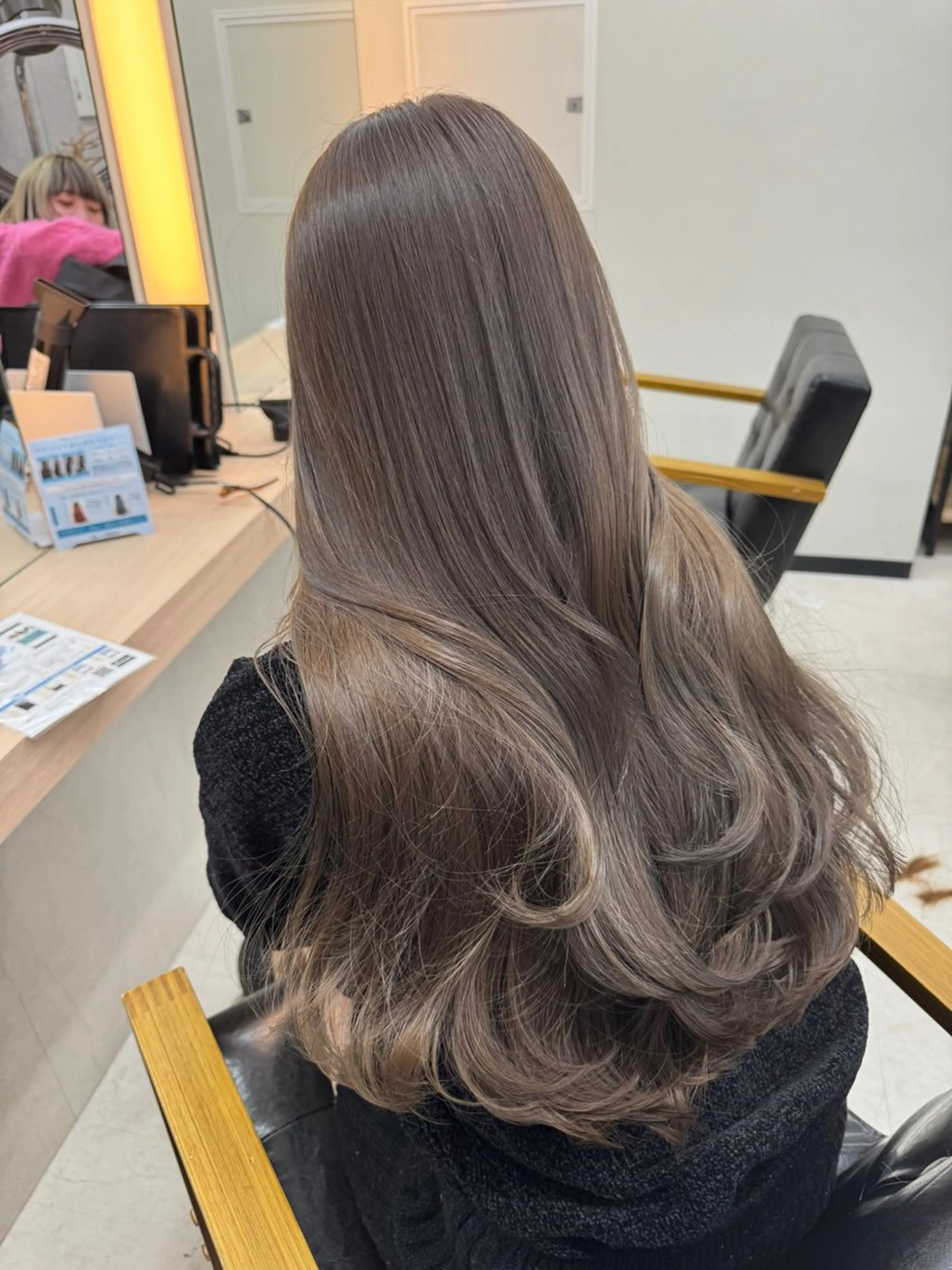 ロング カラー ブリーチ グレージュ オリーブグレージュ オリーブグレー カット ヘアカラー トリートメント ALEAP owl 平野 宏樹のヘアスタイル