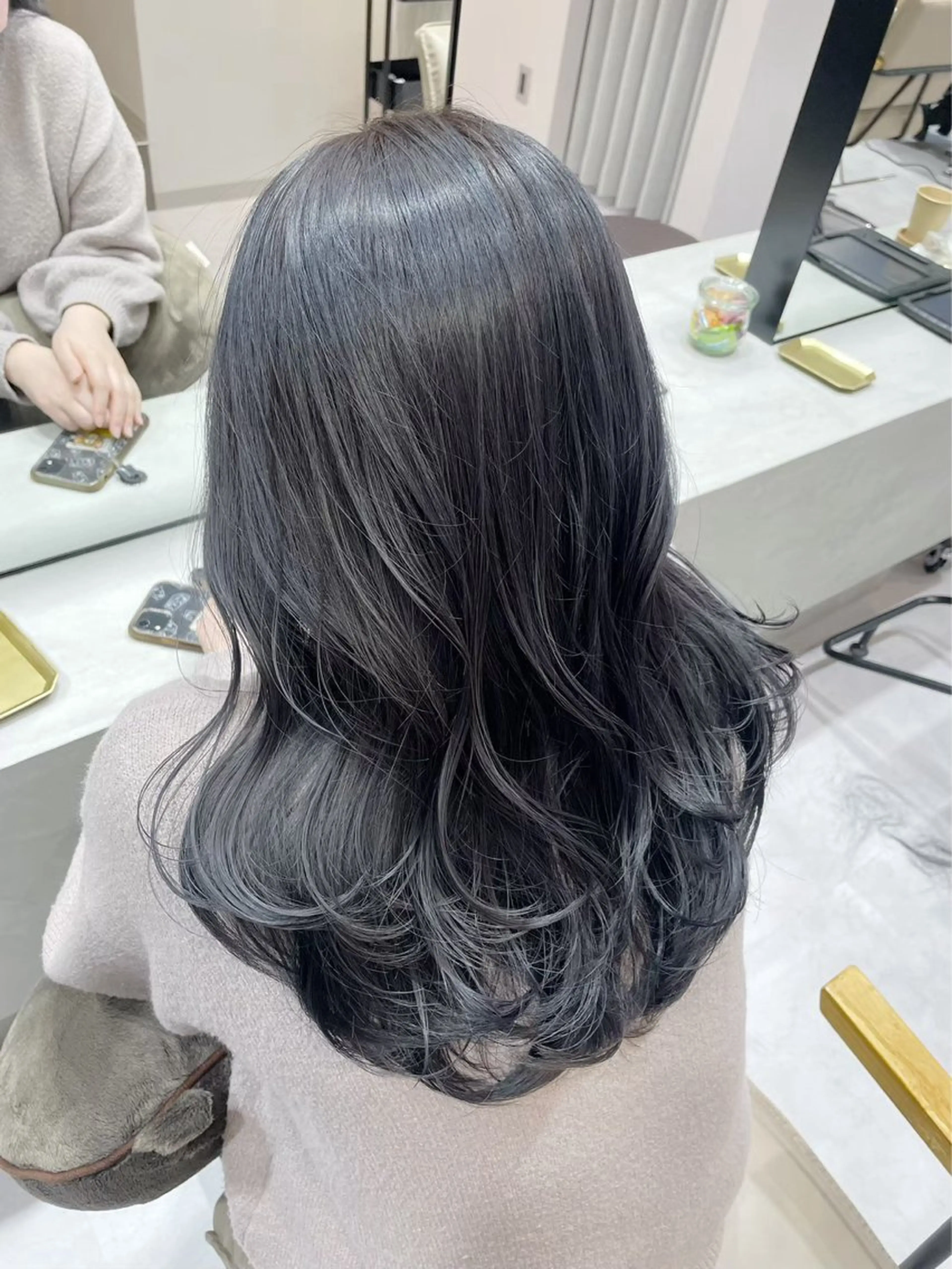ロング 立川艶カラー🪄｜ レイヤー｜Mayuのヘアスタイル