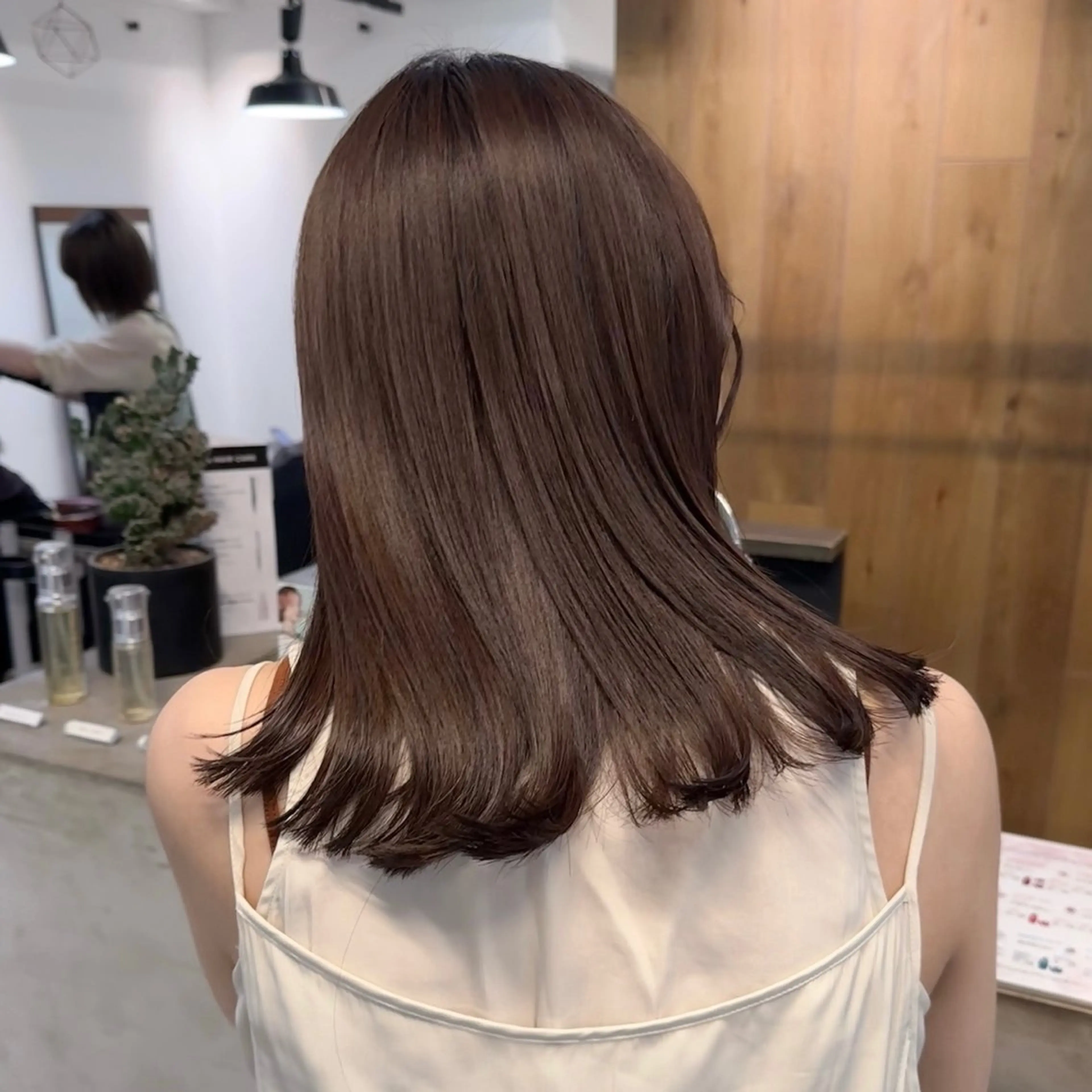 ミディアム カラー ヘアカラー トリートメント 艶カラー×似合わせ カットshihomiのヘアスタイル