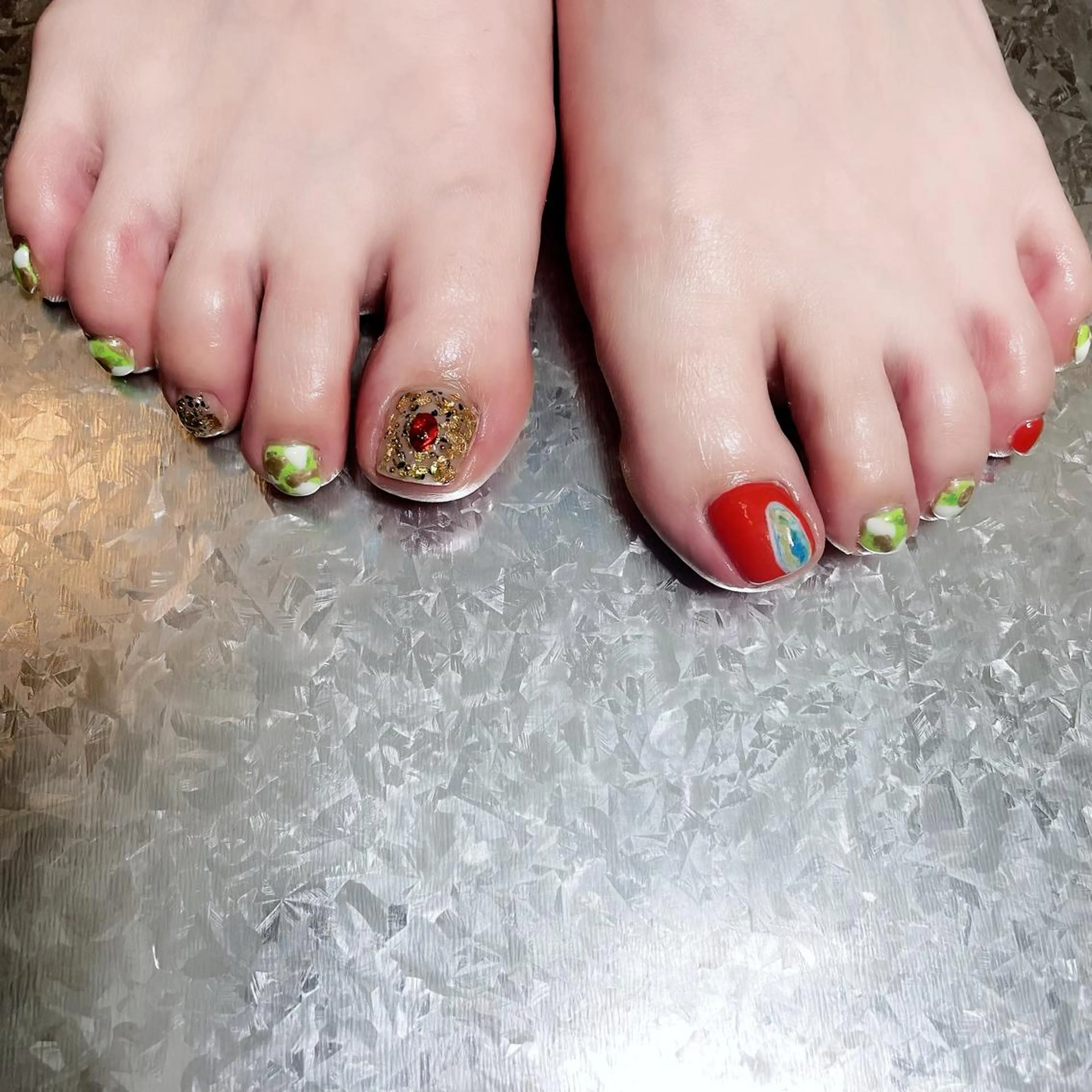 ネイル オーロラネイル 氷ネイル・うるうるネイル 韓国ネイル マグネットネイル ミラーネイル VOLLMOND nailのネイルデザイン