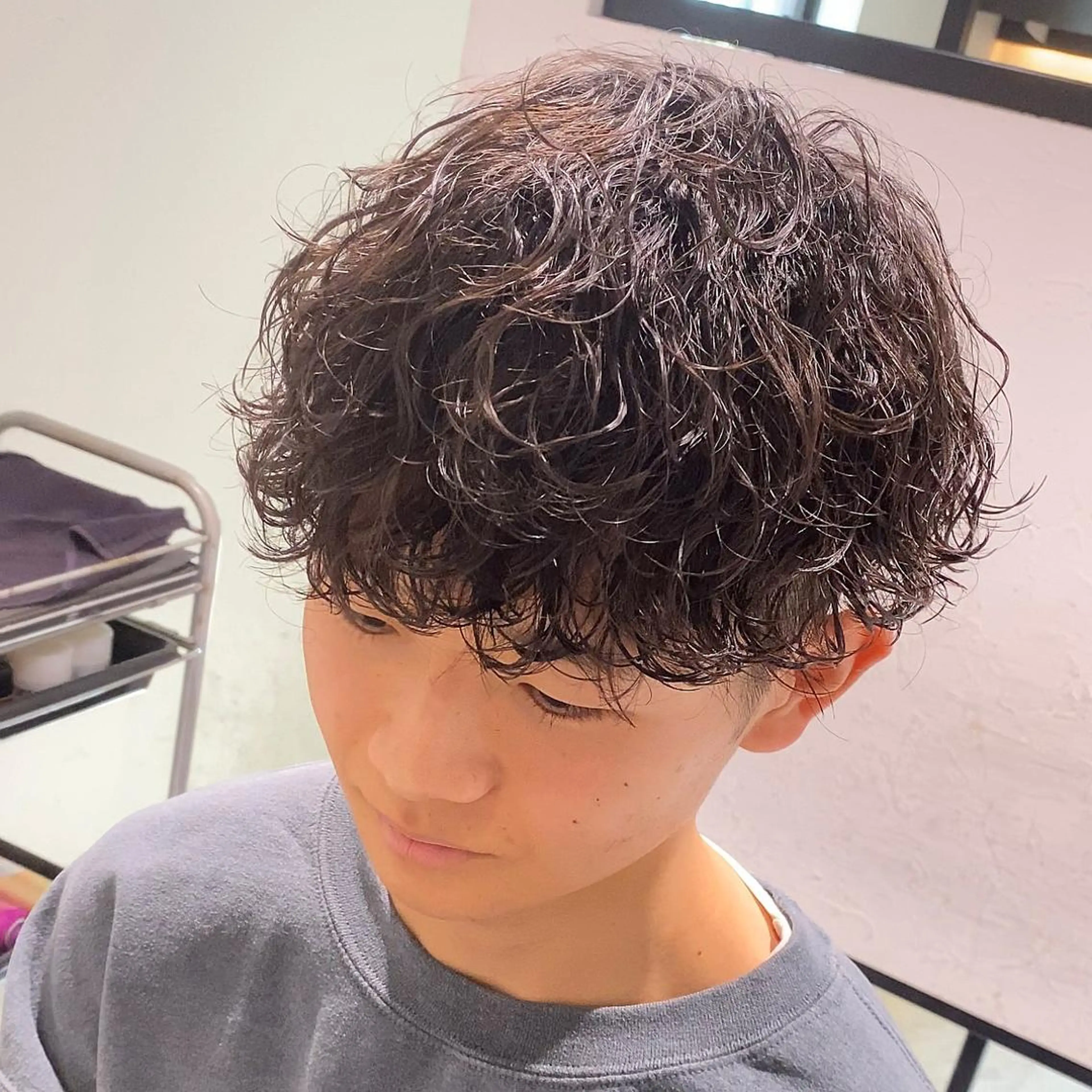 ミディアム カラー パーマ ヘアアレンジ メンズ キッズ ネイル マツエク・マツパ アイブロウ ミディアムパーマ センターパート メンズハイライト マッシュ メンズパーマ ✂️メンズカット ひろき✂️のヘアスタイル