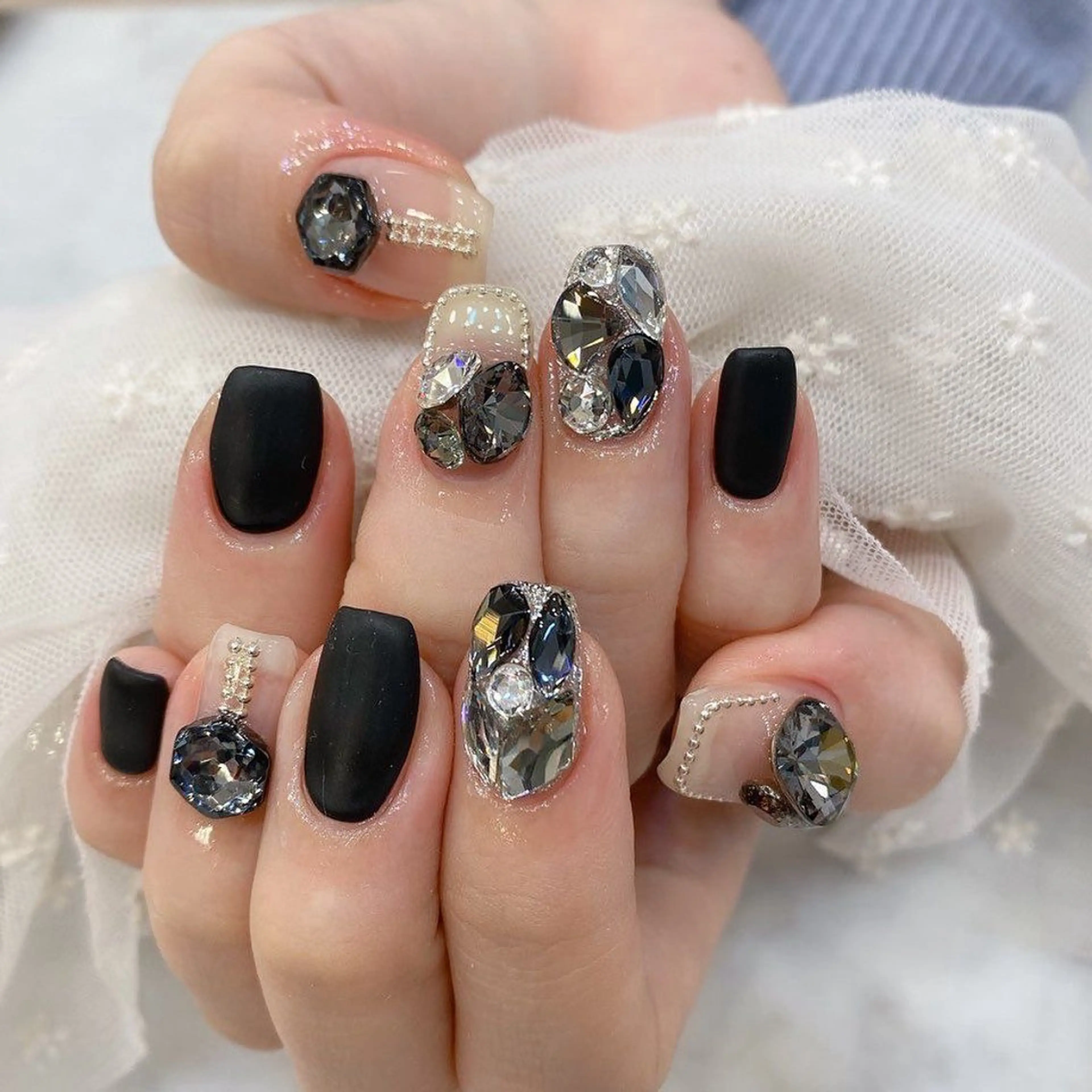 セミロング T&D NailSalonのネイルデザイン