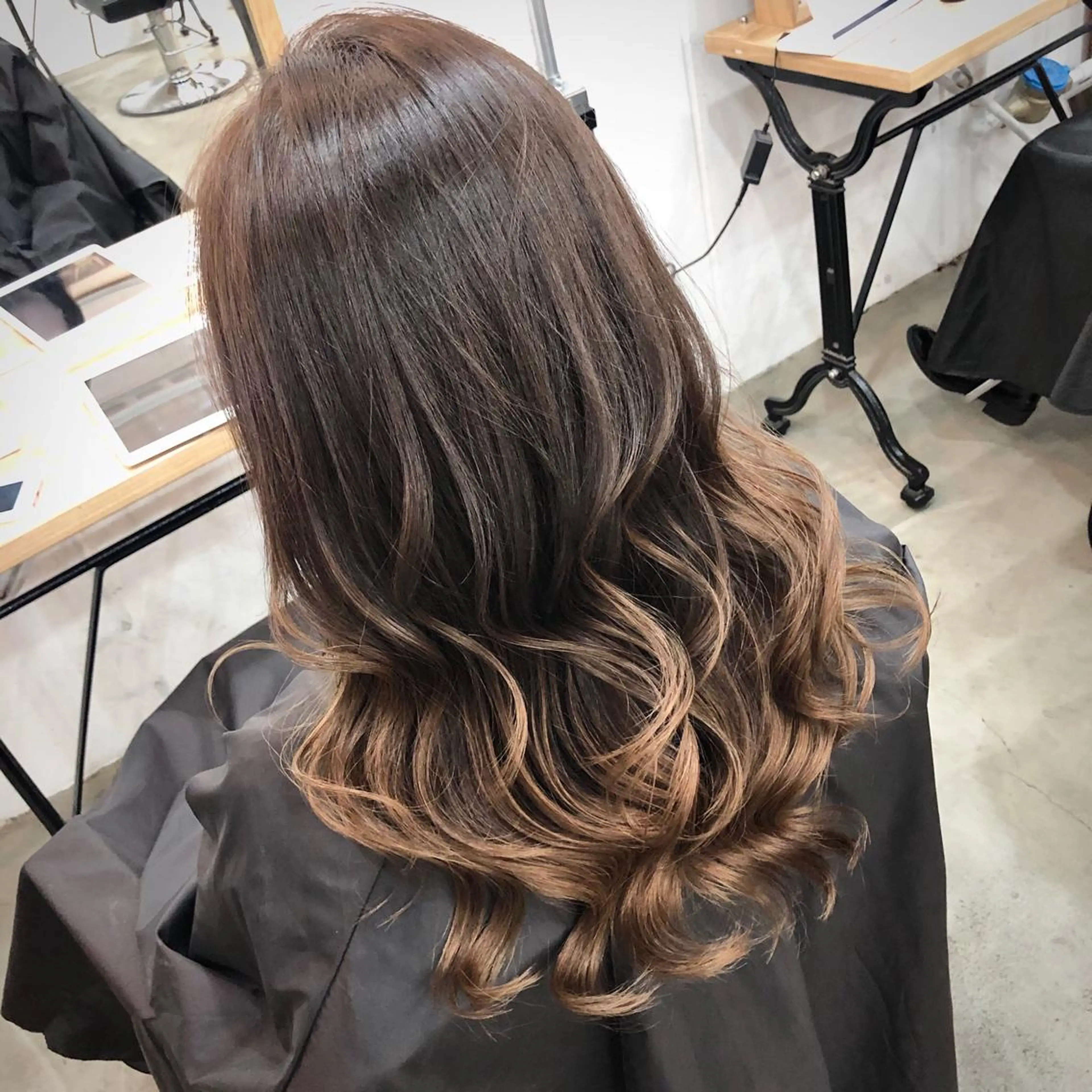 セミロング カラー パーマ ヘアアレンジ グラデーションカラー カット ヘアカラー トリートメント share  by  wealstarのヘアスタイル