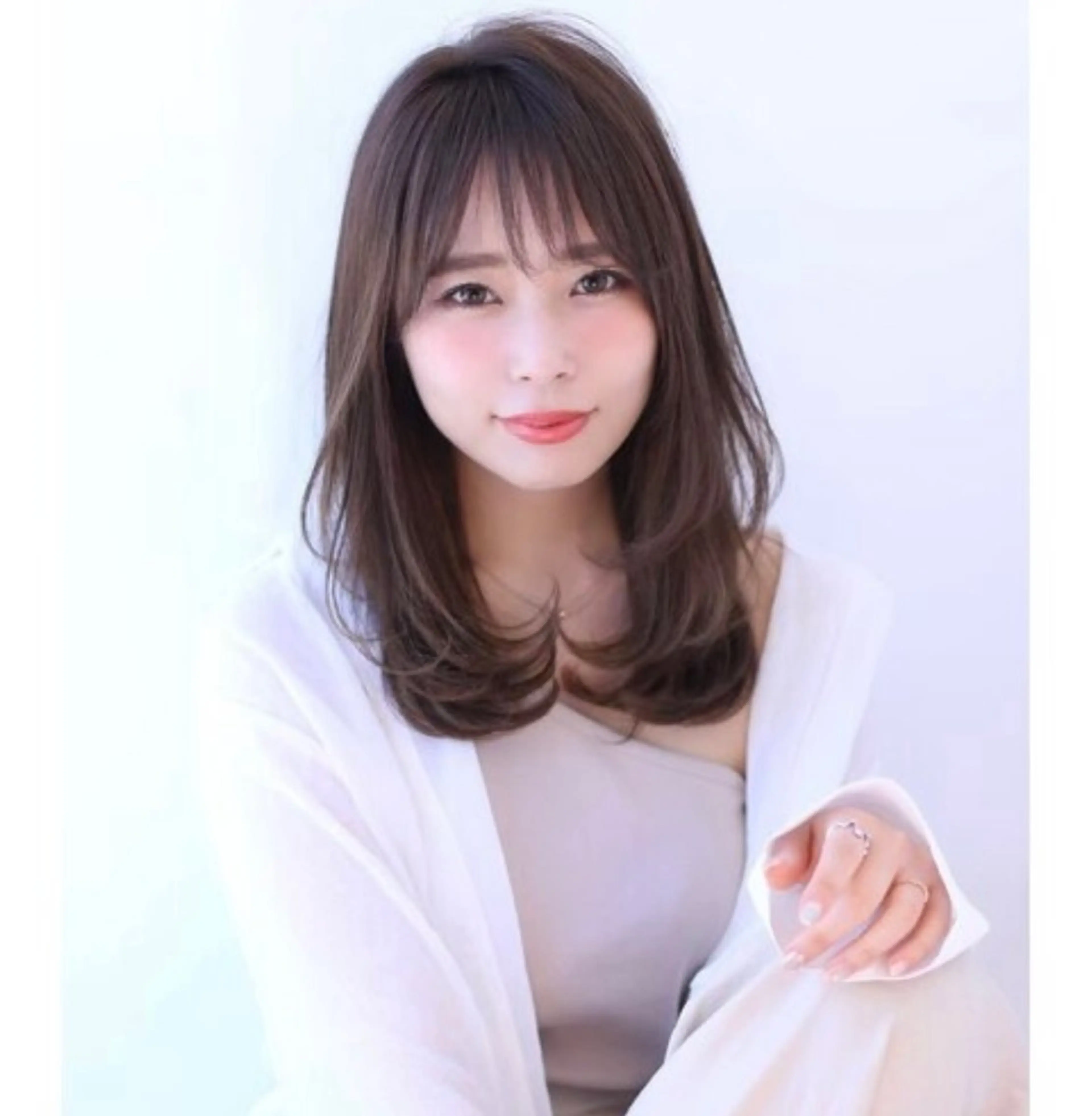 セミロング 梶 久菜乃のヘアスタイル