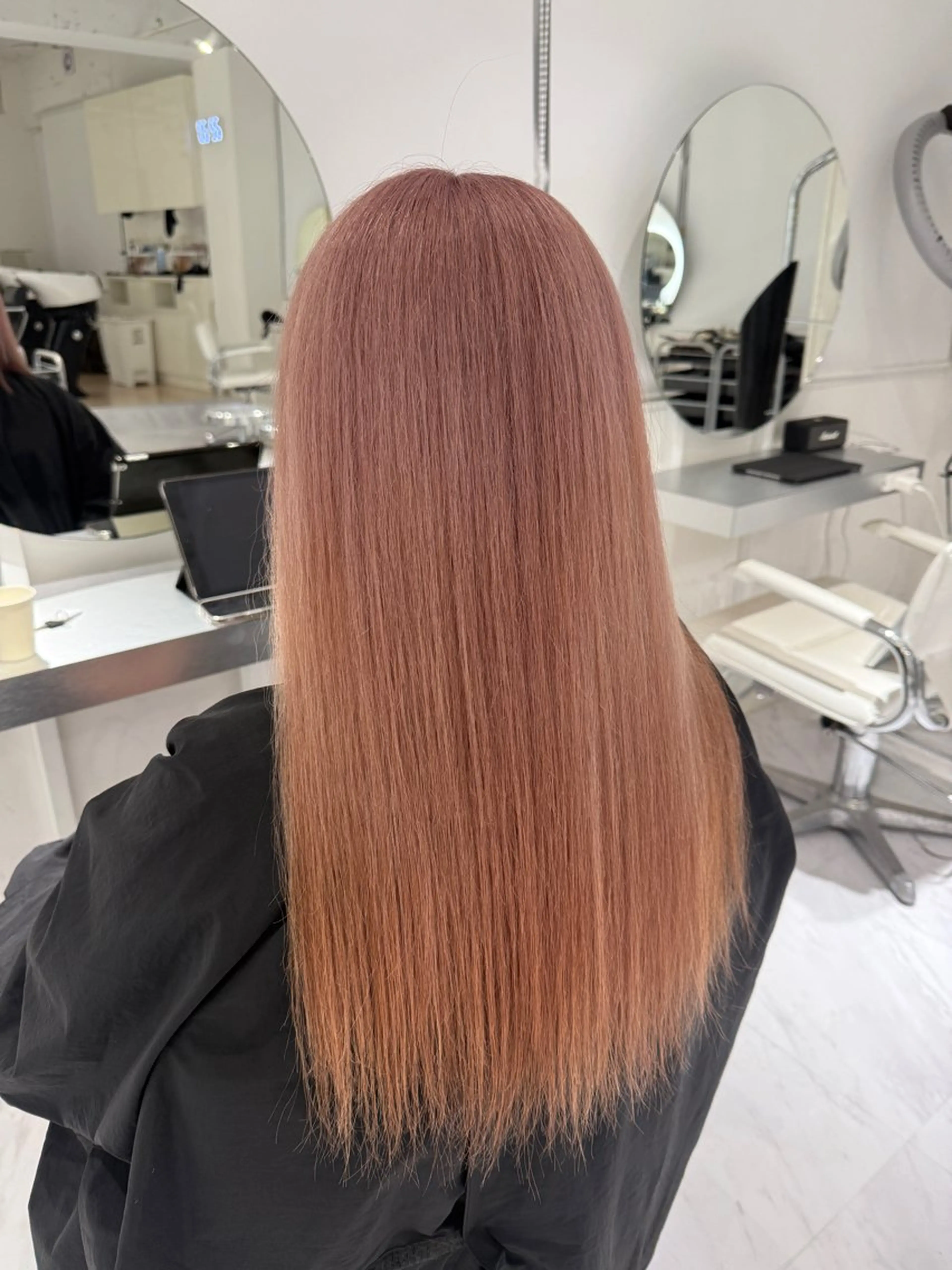 ロング YOLO 渋谷 RIONAのヘアスタイル
