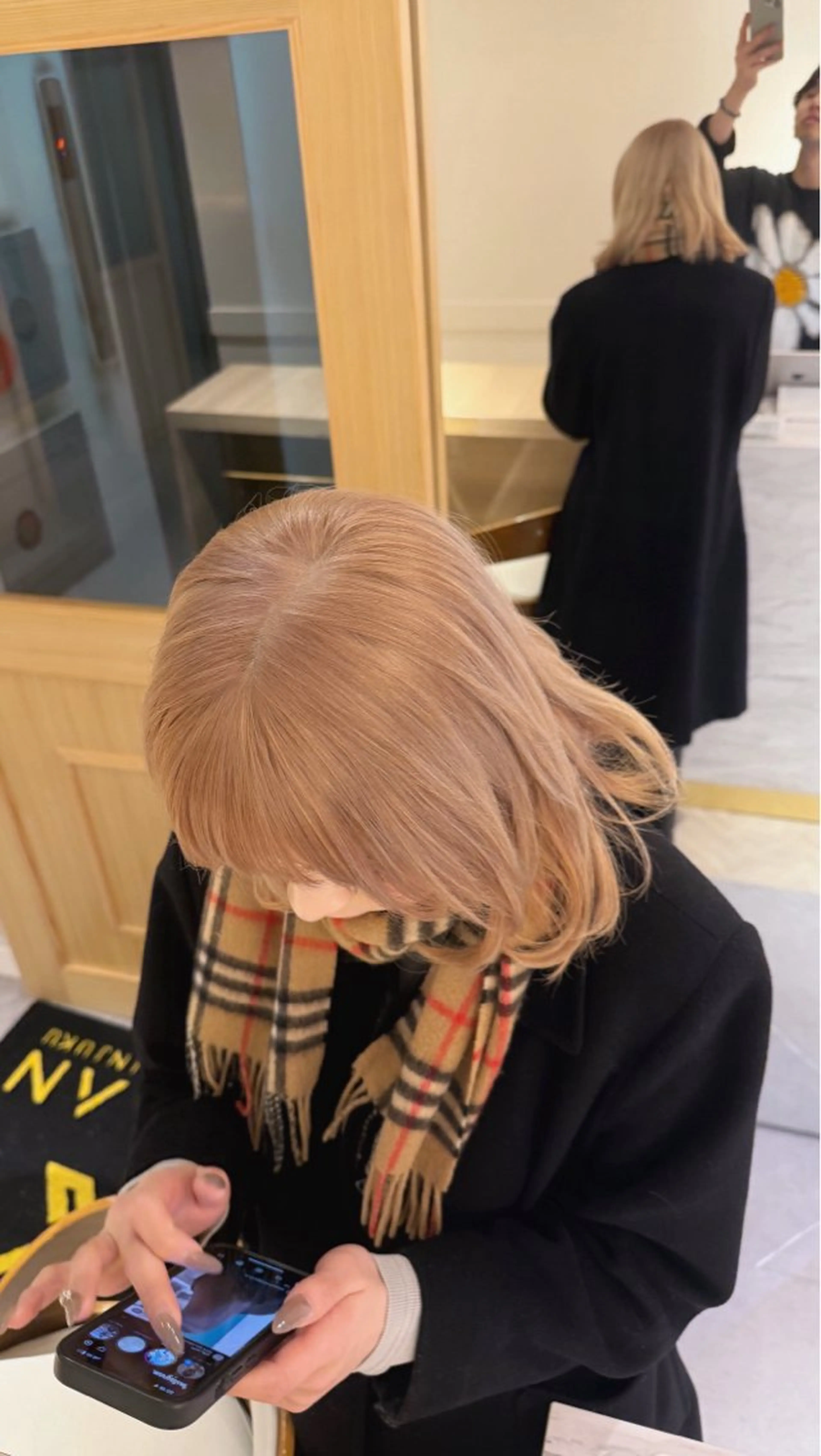 ミディアム カラー ベージュカラー ハイトーンカラー ハイトーンベージュ ミルクティーベージュ カット ヘアカラー トリートメント “ミニモ最高評価獲得 “代表"Kohei"のヘアスタイル