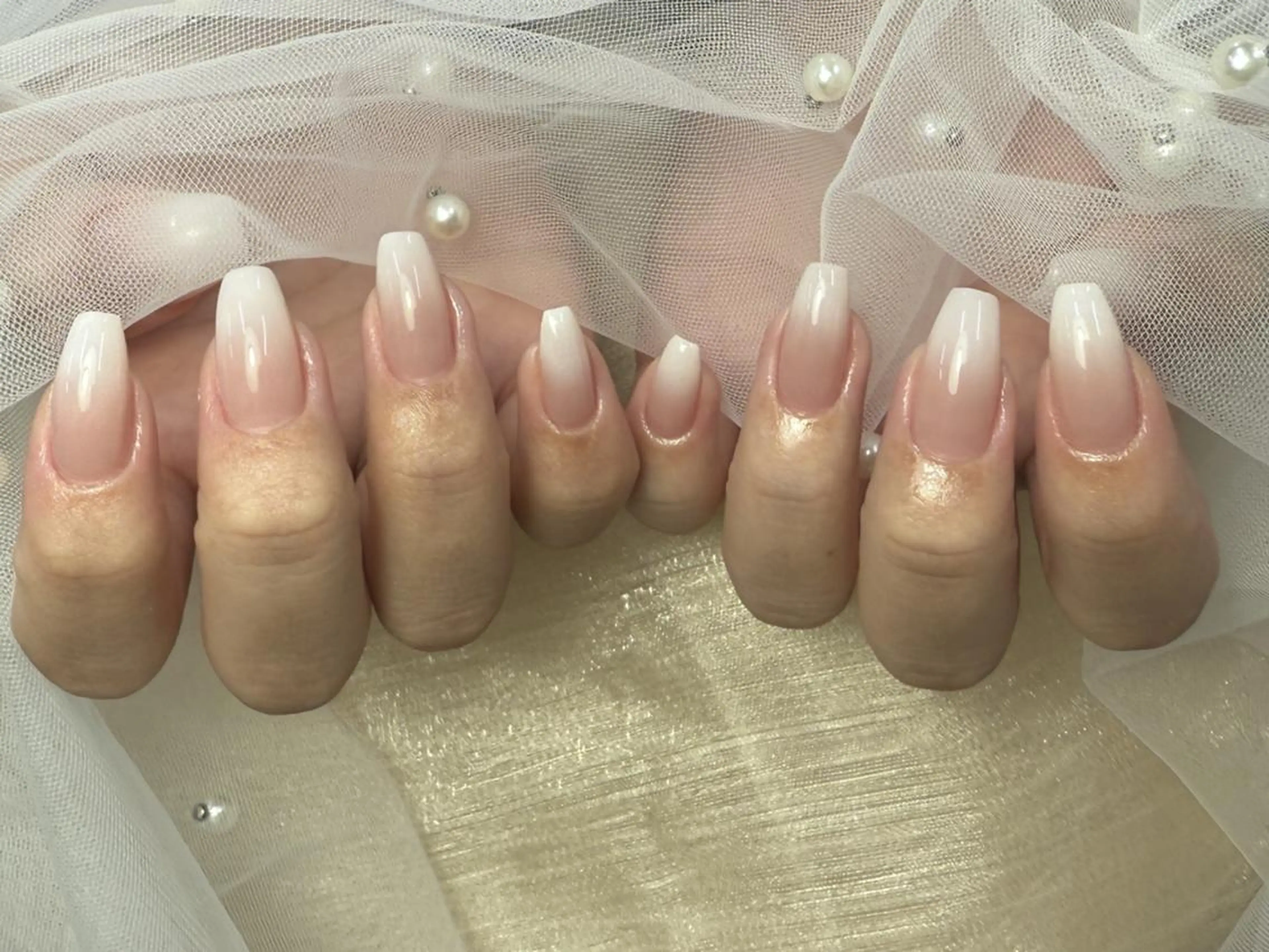 ネイル フレンチネイル グラデーション ピンク シンプルネイル ホワイト ハンドネイル ハンドケア ToliyDeliy Nail Salonのネイルデザイン
